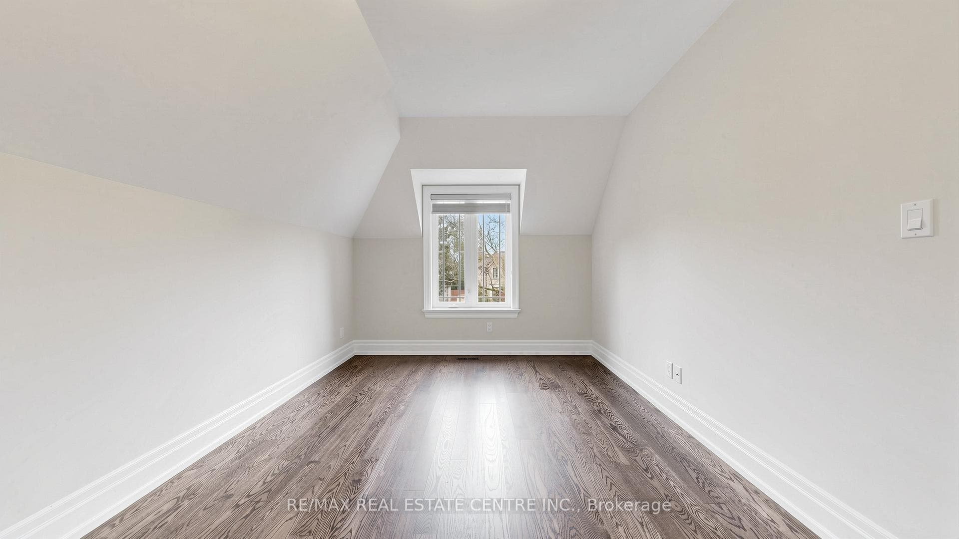 1496 Mansfield Drive - Detached photo 30 of 50 in Oakville, Ontario