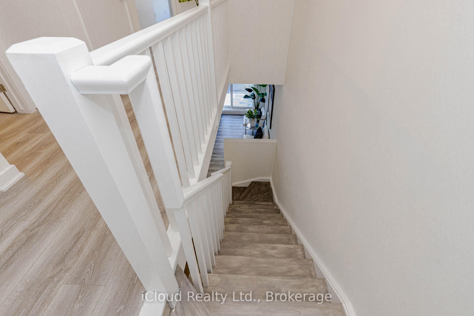 3189 BASTEDO Common Unit 69 - Townhouse photo 27 of 50 in Burlington, Ontario