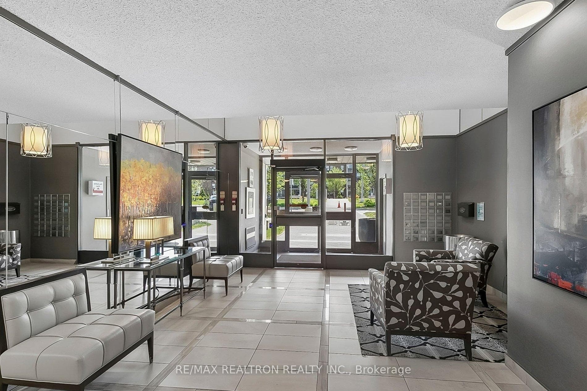 10 Fashion Roseway N/A Unit 306 - Condo photo 3 of 32 in Willowdale / Newtonbrook, Ontario