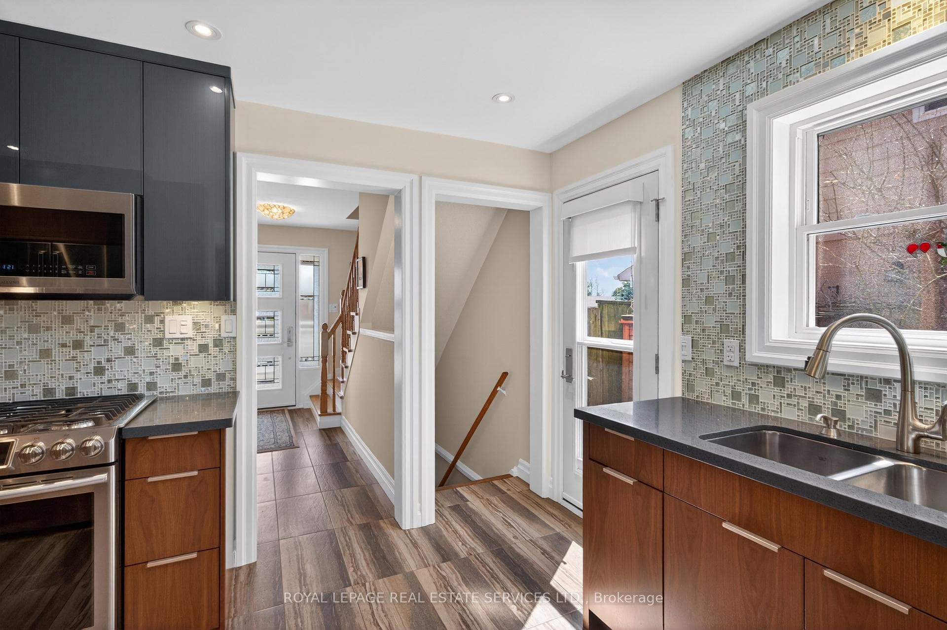 141 Oakdale Drive - Detached photo 11 of 50 in Oakville, Ontario