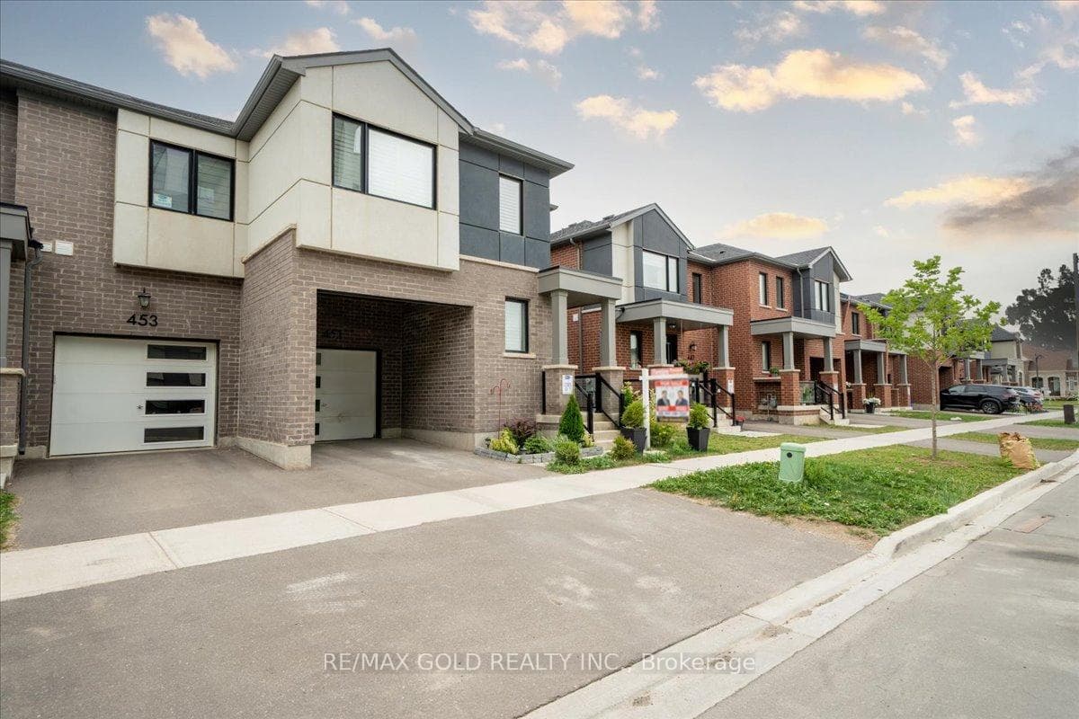 451 GORDON KRANTZ Avenue - home for sale in Milton, Ontario