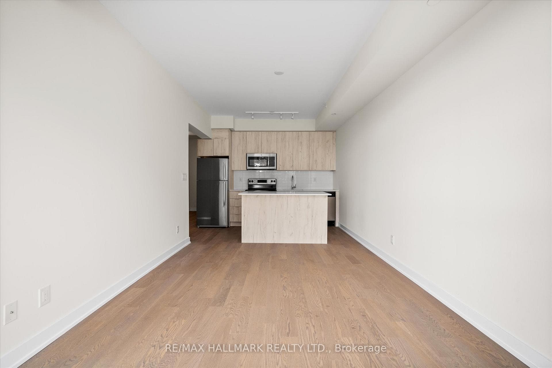 1350 Kingston Road Unit 409 - Condo photo 15 of 34 in Birch Cliff / Cliffside, Ontario