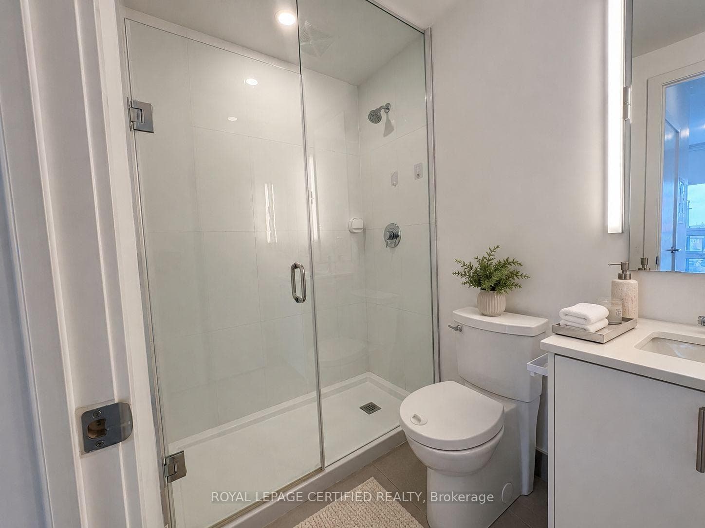 180 Veterans Drive Unit 307 - Condo photo 11 of 23 in Brampton, Ontario