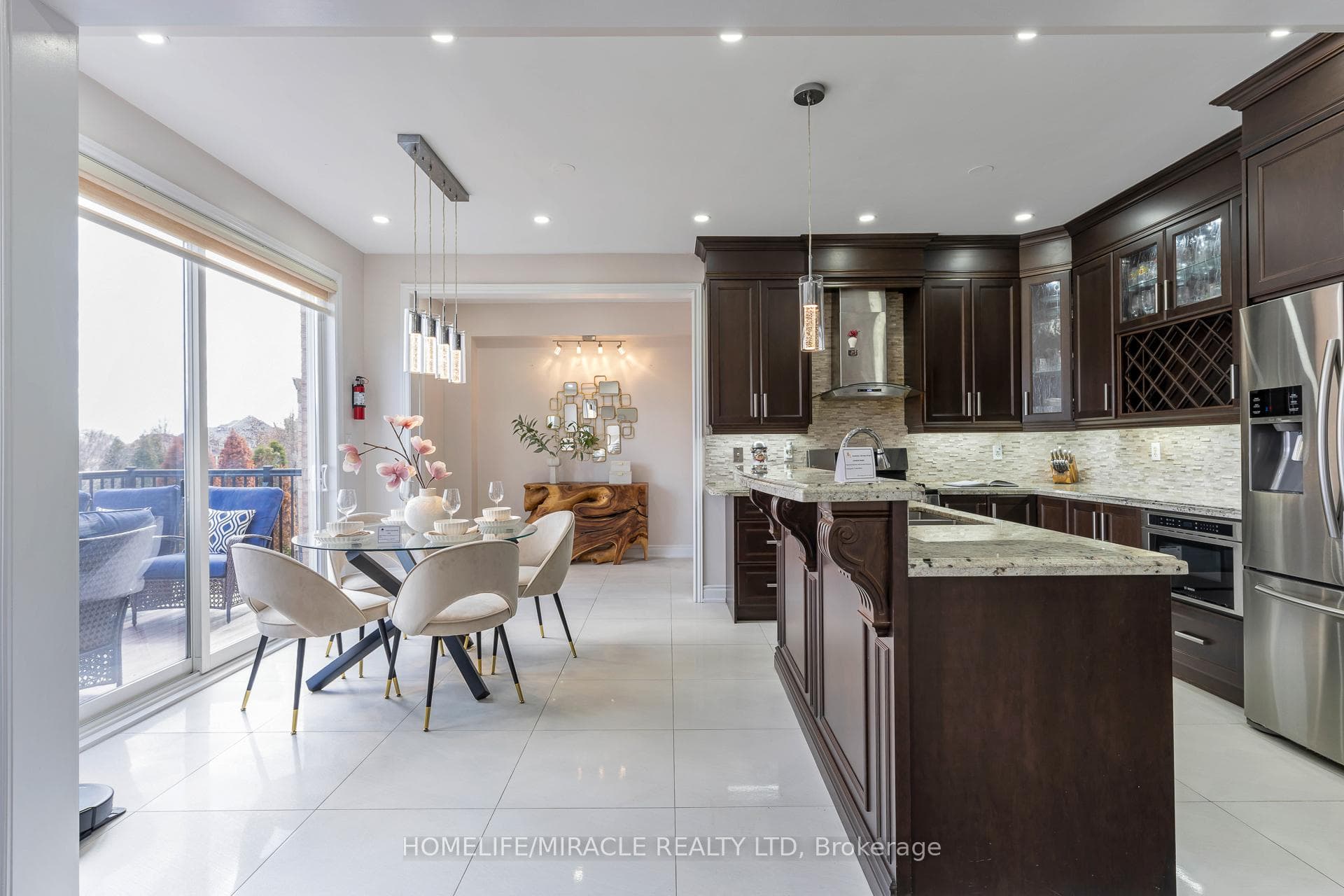 2343 Falling Green Drive - Detached photo 9 of 50 in Oakville, Ontario