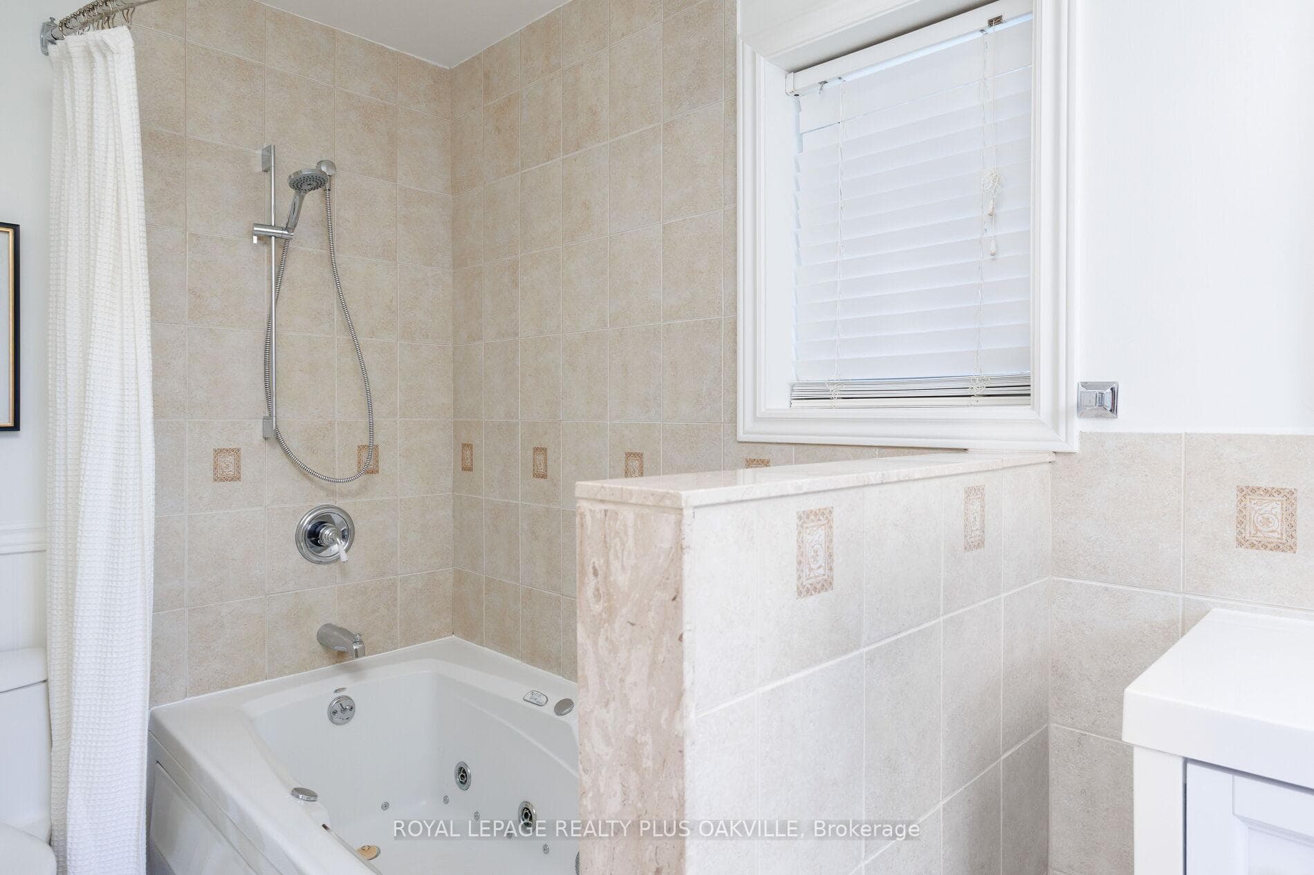 373 Rossmore Boulevard - Detached photo 28 of 50 in Burlington, Ontario