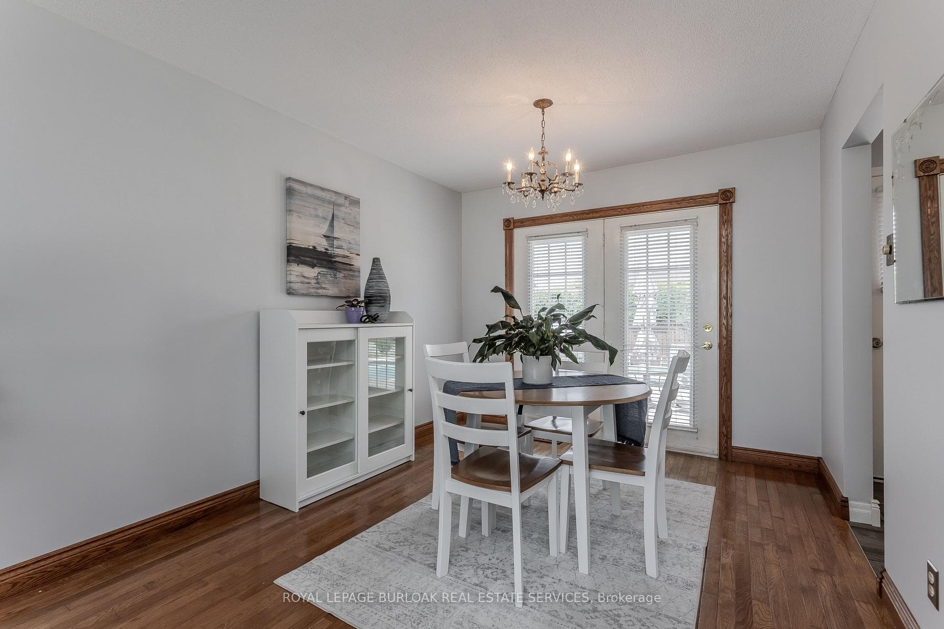 3125 Michael Crescent - Detached photo 9 of 34 in Burlington, Ontario