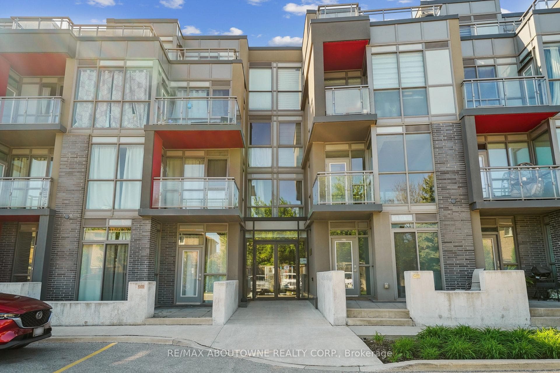 5260 Dundas Street Unit C204 - Condo photo 1 of 32 in Burlington, Ontario