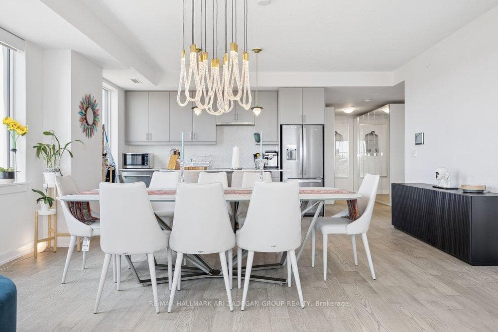 3200 William Coltson Avenue Unit 1302 - Condo photo 3 of 49 in Oakville, Ontario