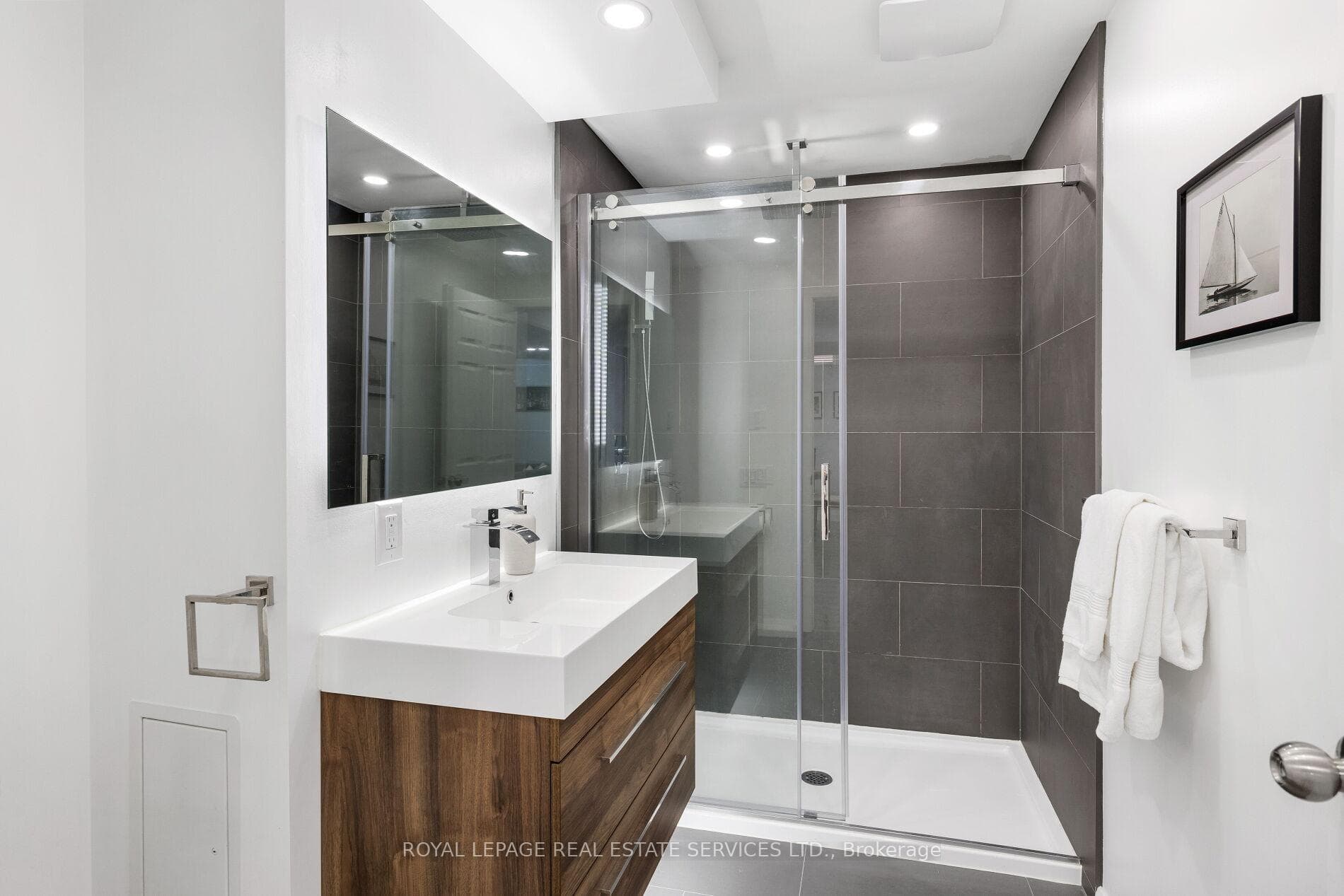 147 Innville Crescent - Detached photo 37 of 47 in Oakville, Ontario