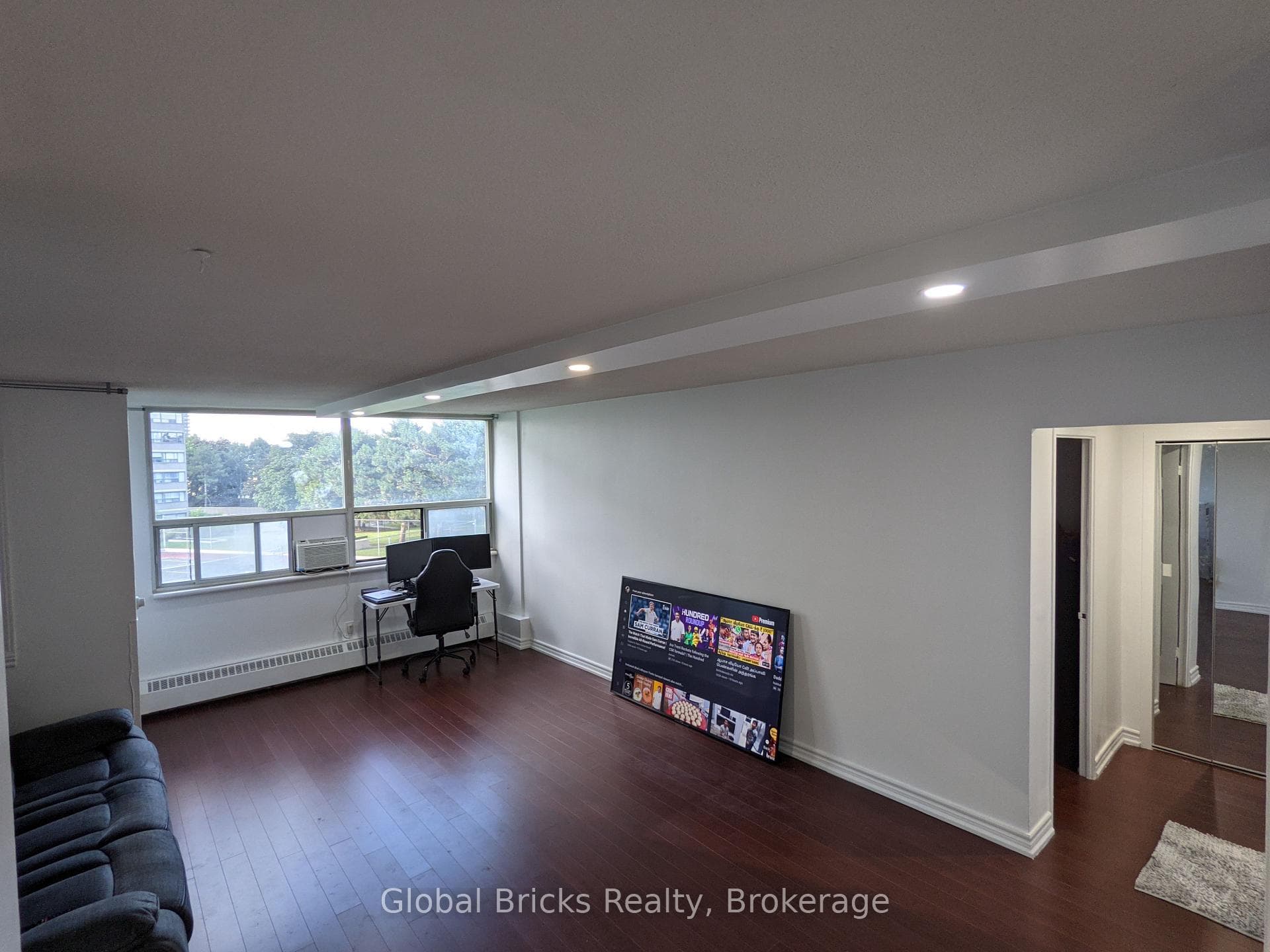 451 The West Mall N/A Unit 320 - Condo photo 5 of 11 in Etobicoke (Islington / Rexdale), Ontario