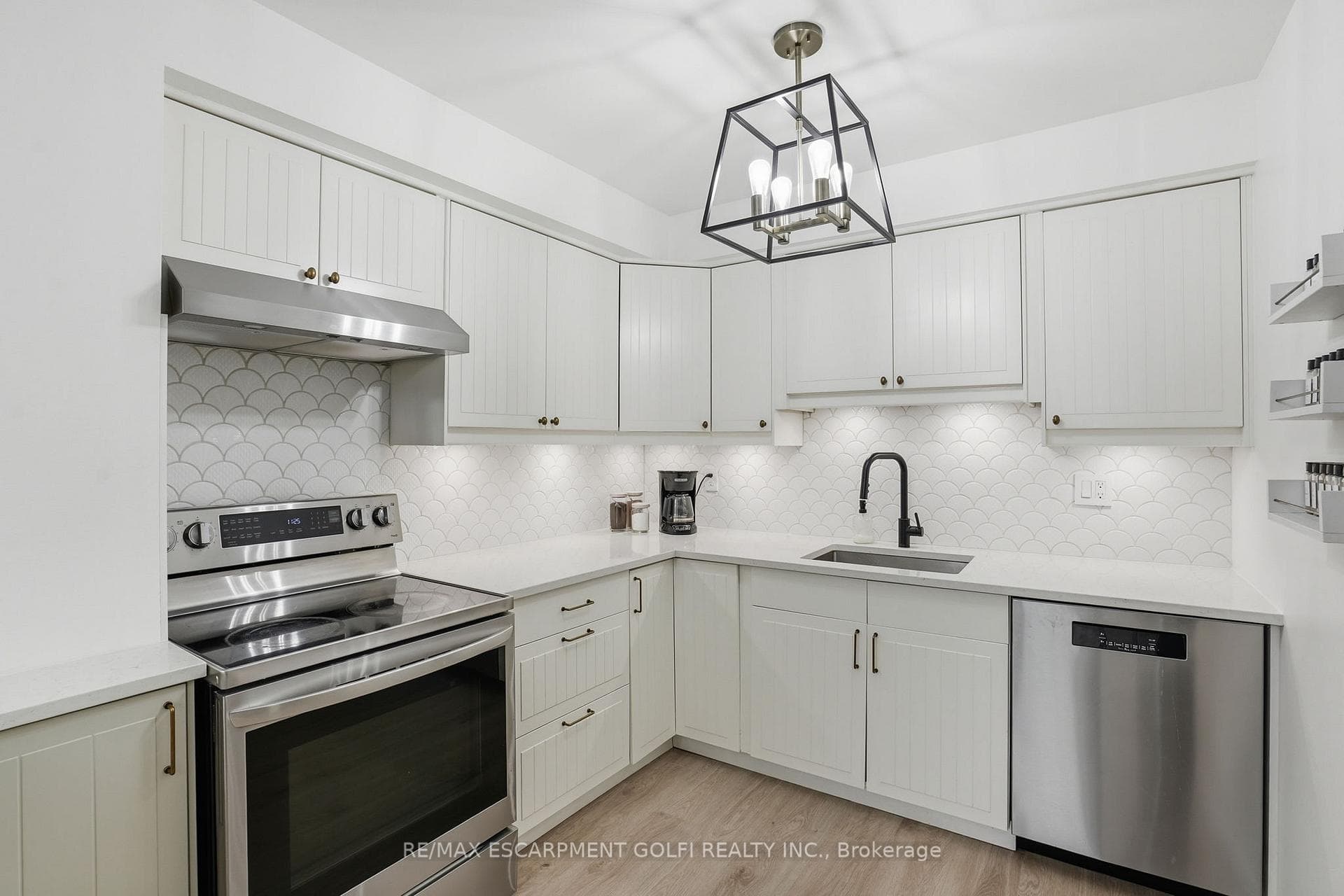 660 OXFORD Road Unit 17 - Condo photo 8 of 31 in Burlington, Ontario