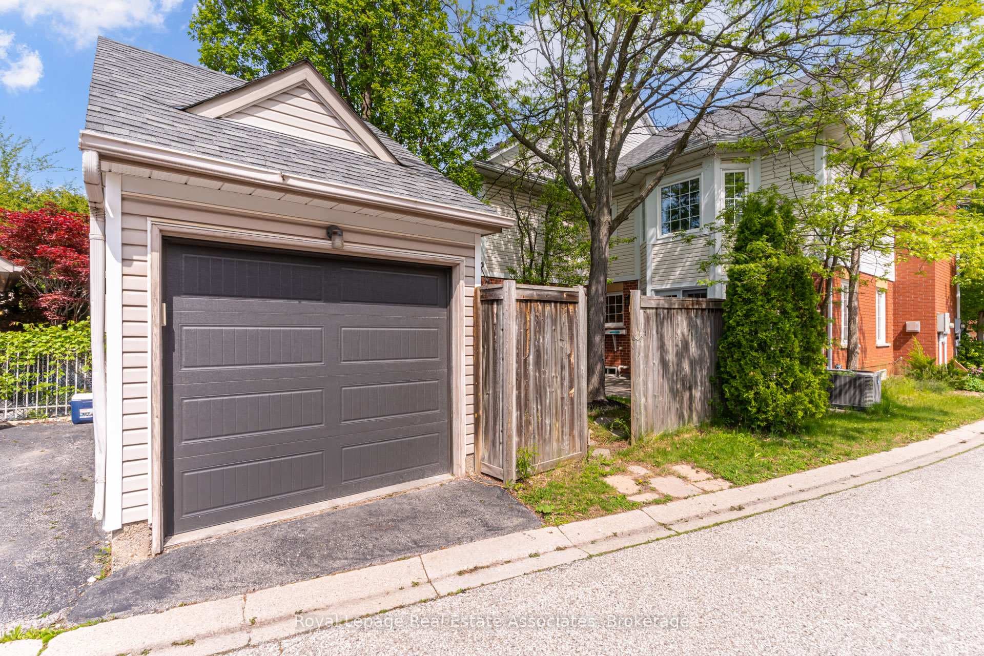 1179 Treetop Terrace - Townhouse photo 50 of 50 in Oakville, Ontario