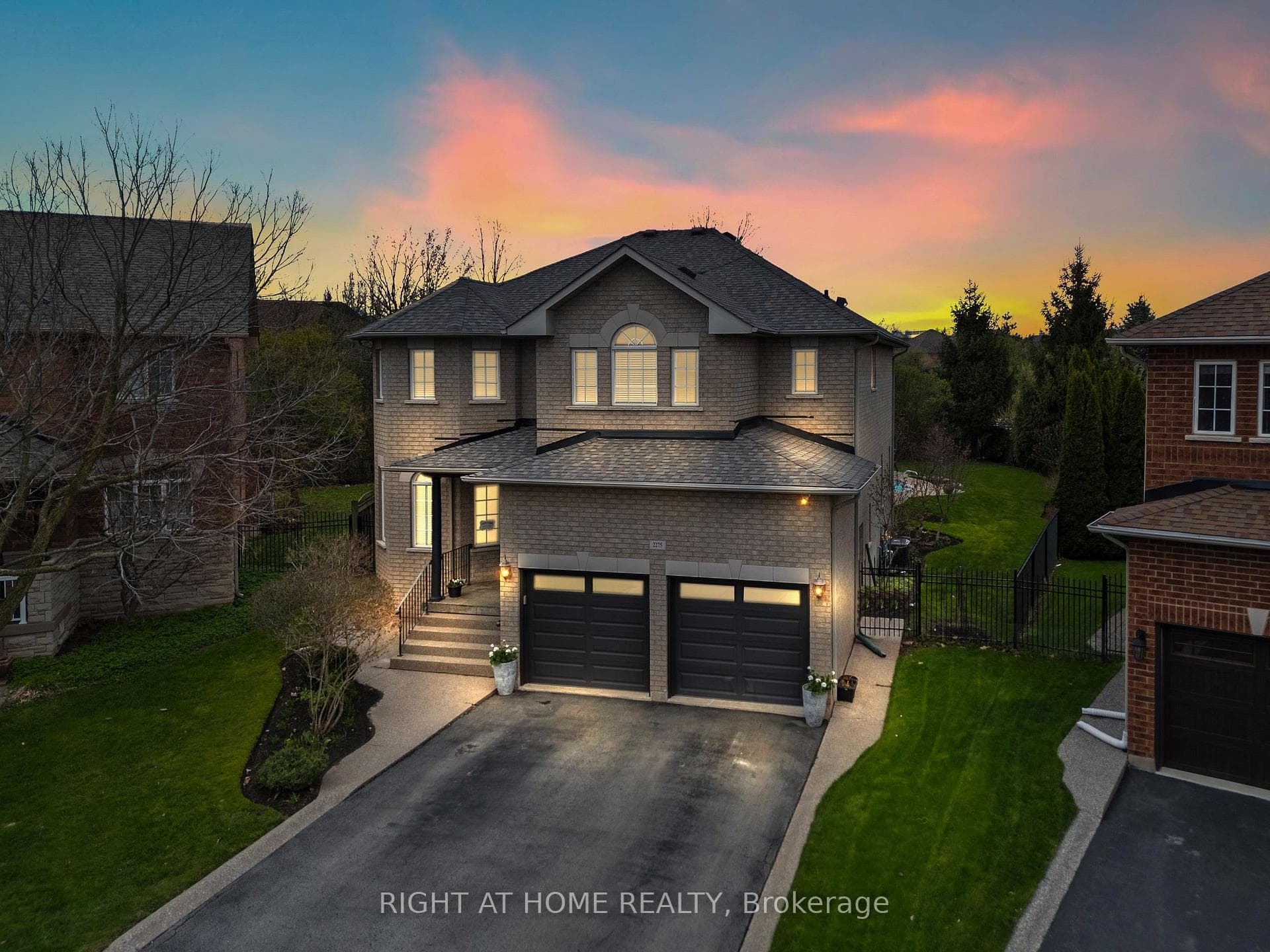 2275 Whitecliffe Way - Detached photo 1 of 38 in Oakville, Ontario
