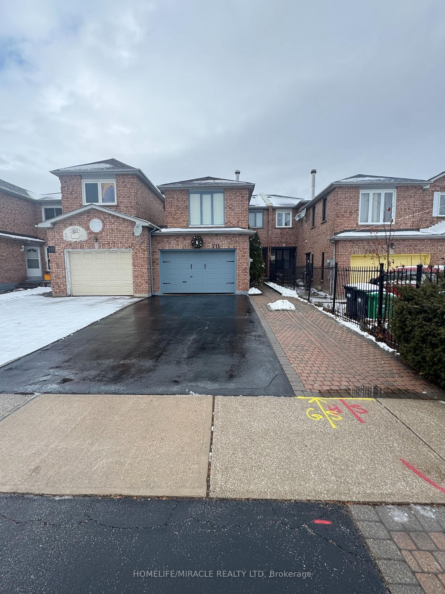 711 Ashprior Avenue - home for sale in Mississauga, Ontario