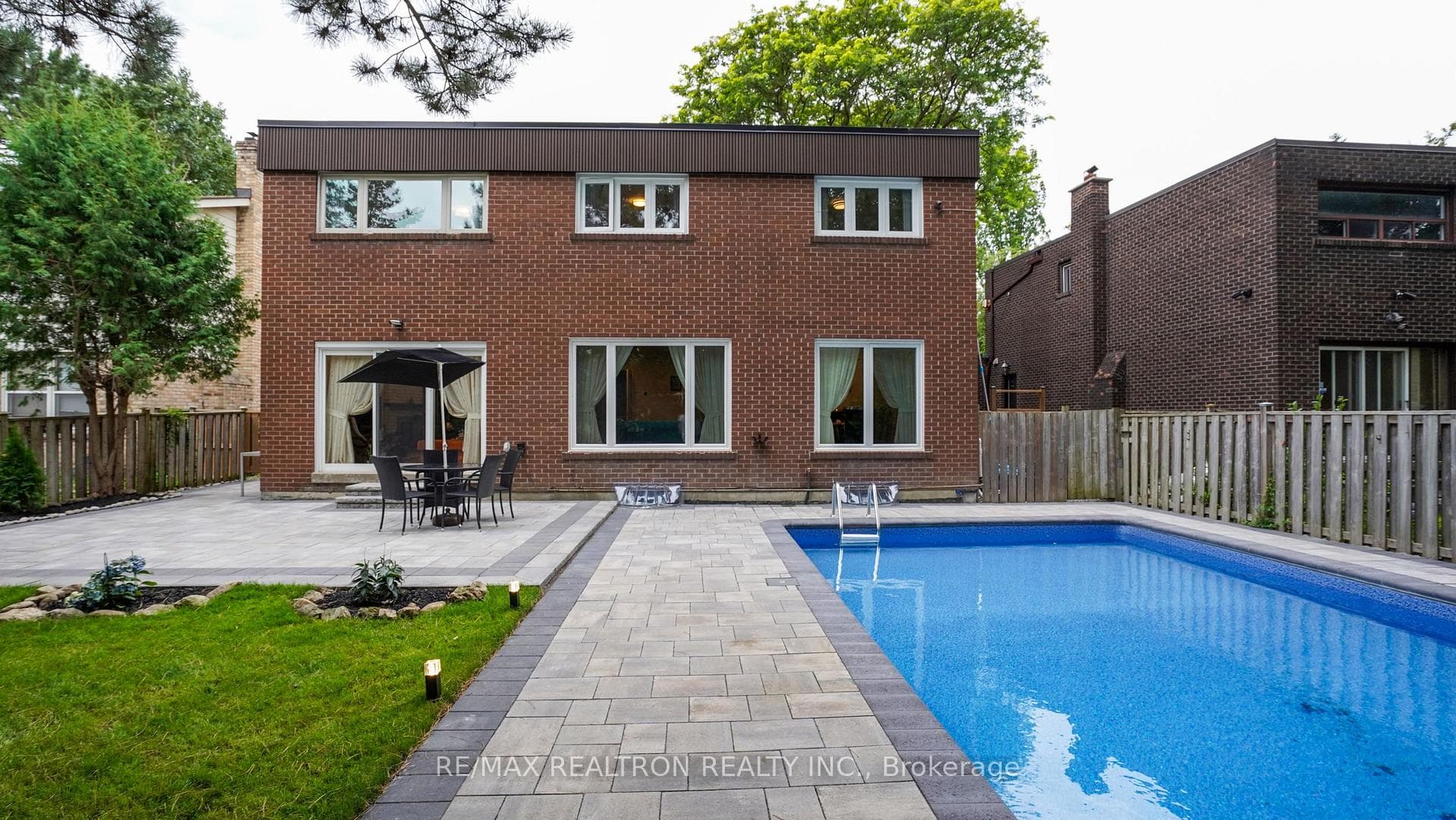 47 Robinter Drive - Detached photo 3 of 48 in Willowdale / Newtonbrook, Ontario