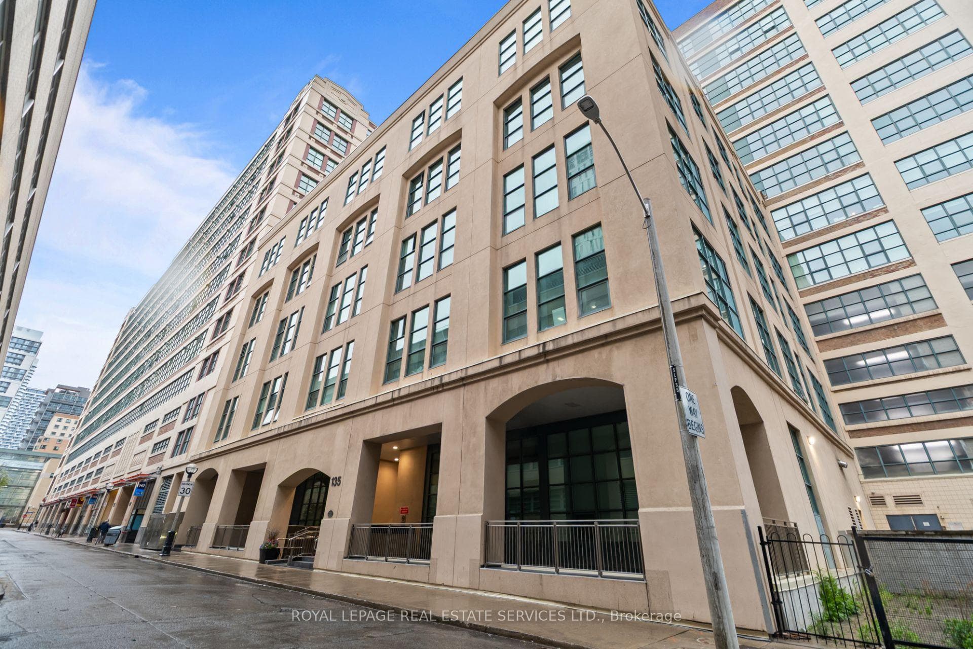 135 Dalhousie Street Unit 501 - Condo photo 2 of 46 in Regent Park / Cabbagetown / St. James Town, Ontario