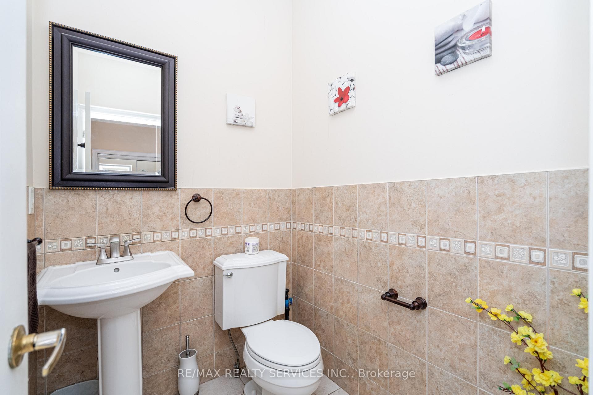 52 Mount Royal Circle - Detached photo 13 of 43 in Brampton, Ontario
