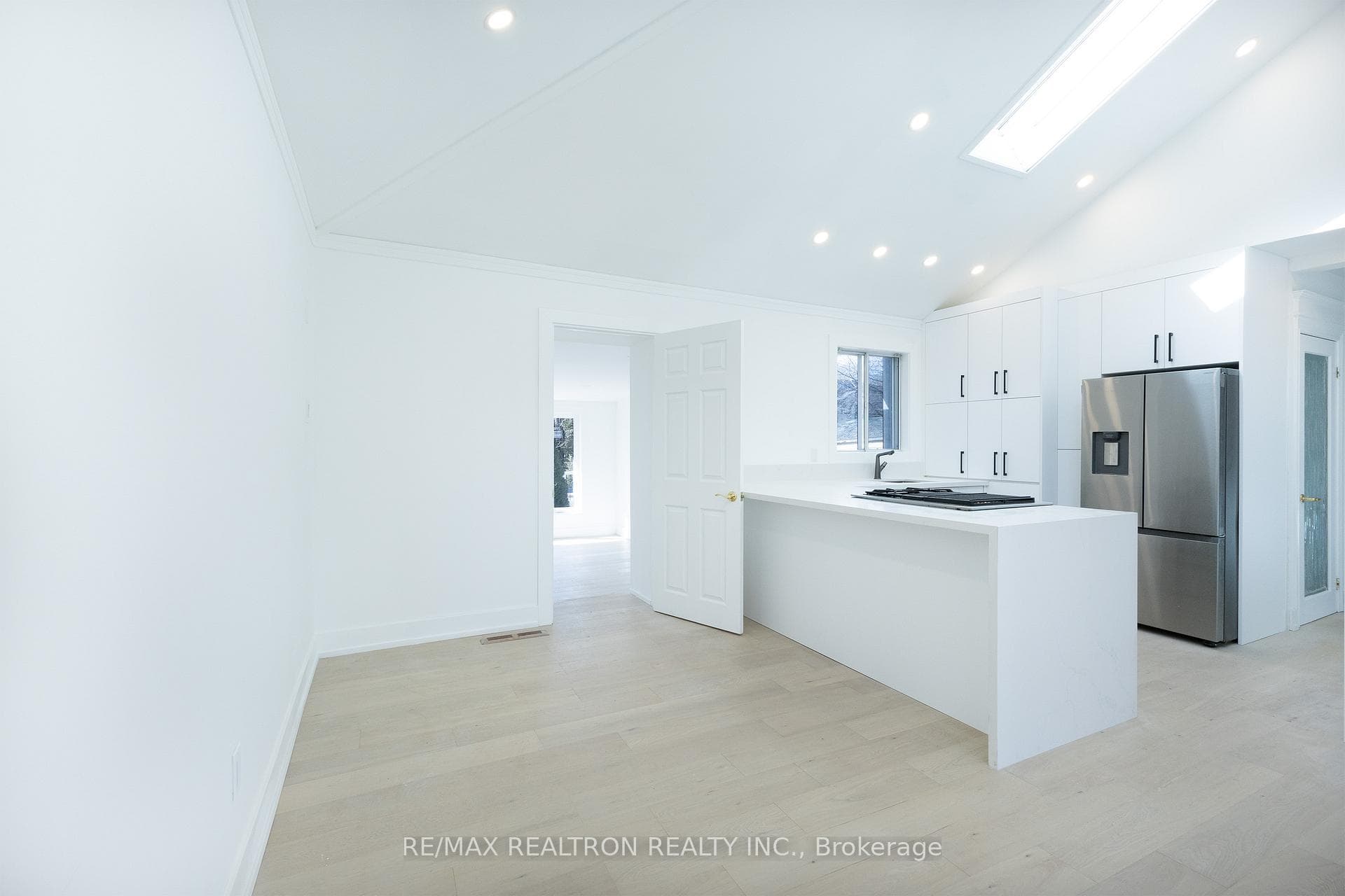 1480 Kenmuir Avenue - Detached photo 10 of 50 in Mississauga, Ontario