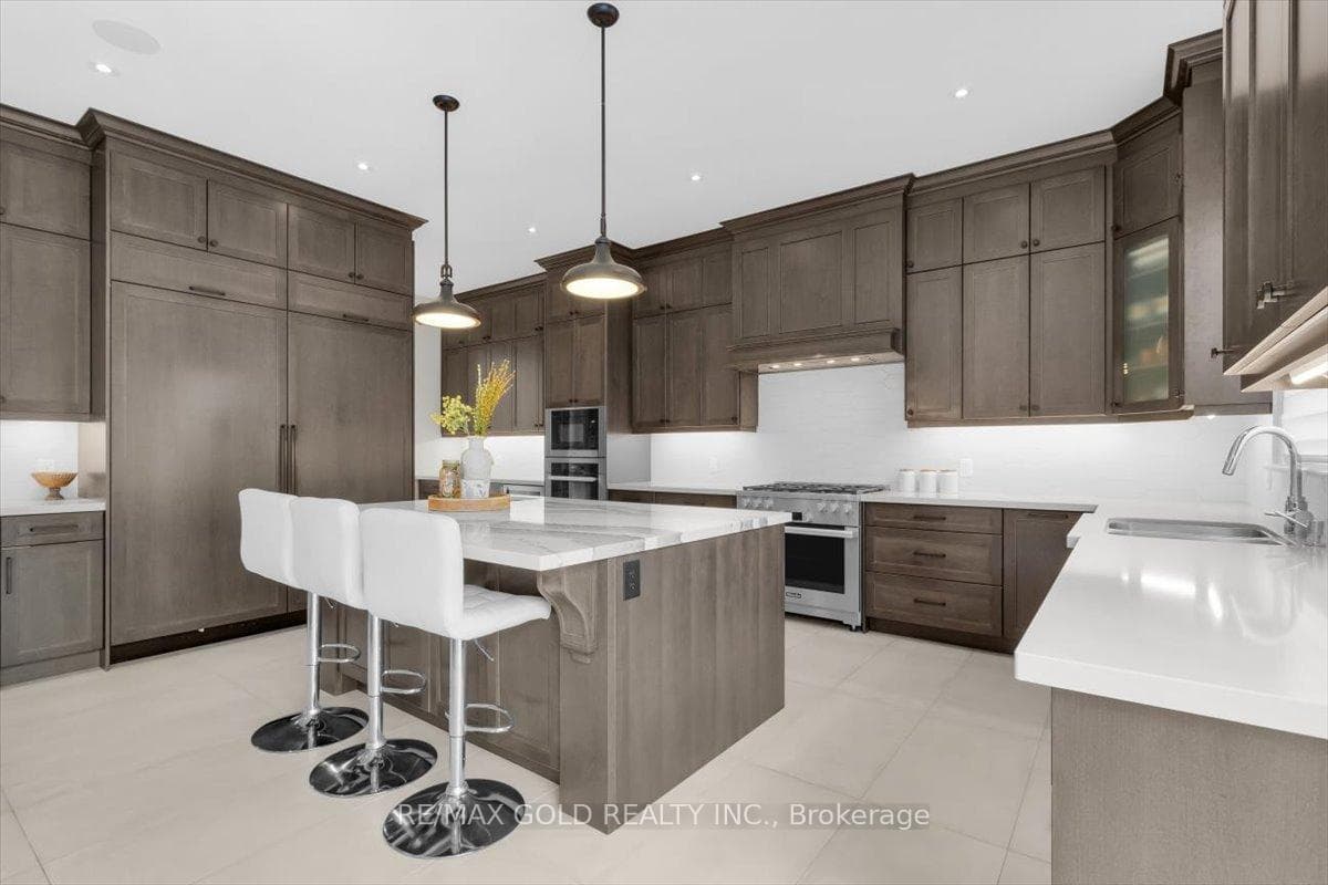 6628 Rothschild Trail - Detached photo 11 of 50 in Mississauga, Ontario