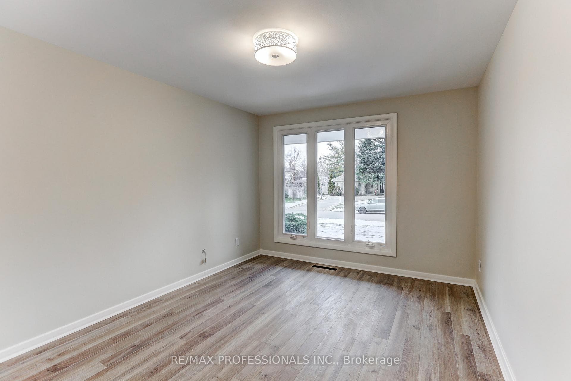 23 Ravensbourne Crescent - Detached photo 27 of 44 in Etobicoke (Islington / Rexdale), Ontario