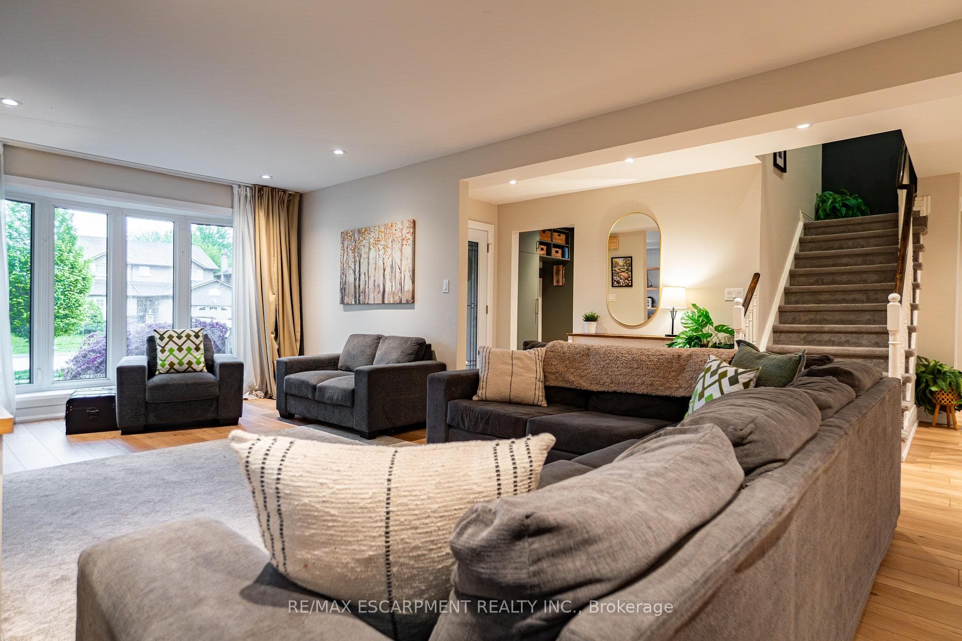 2393 Arnold Crescent - Detached photo 8 of 50 in Burlington, Ontario