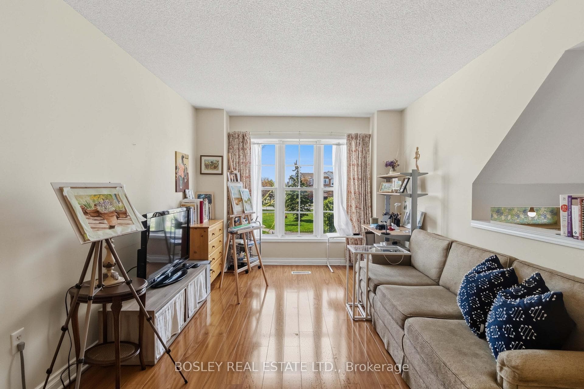2223 Prescott Place - Townhouse photo 2 of 18 in Burlington, Ontario