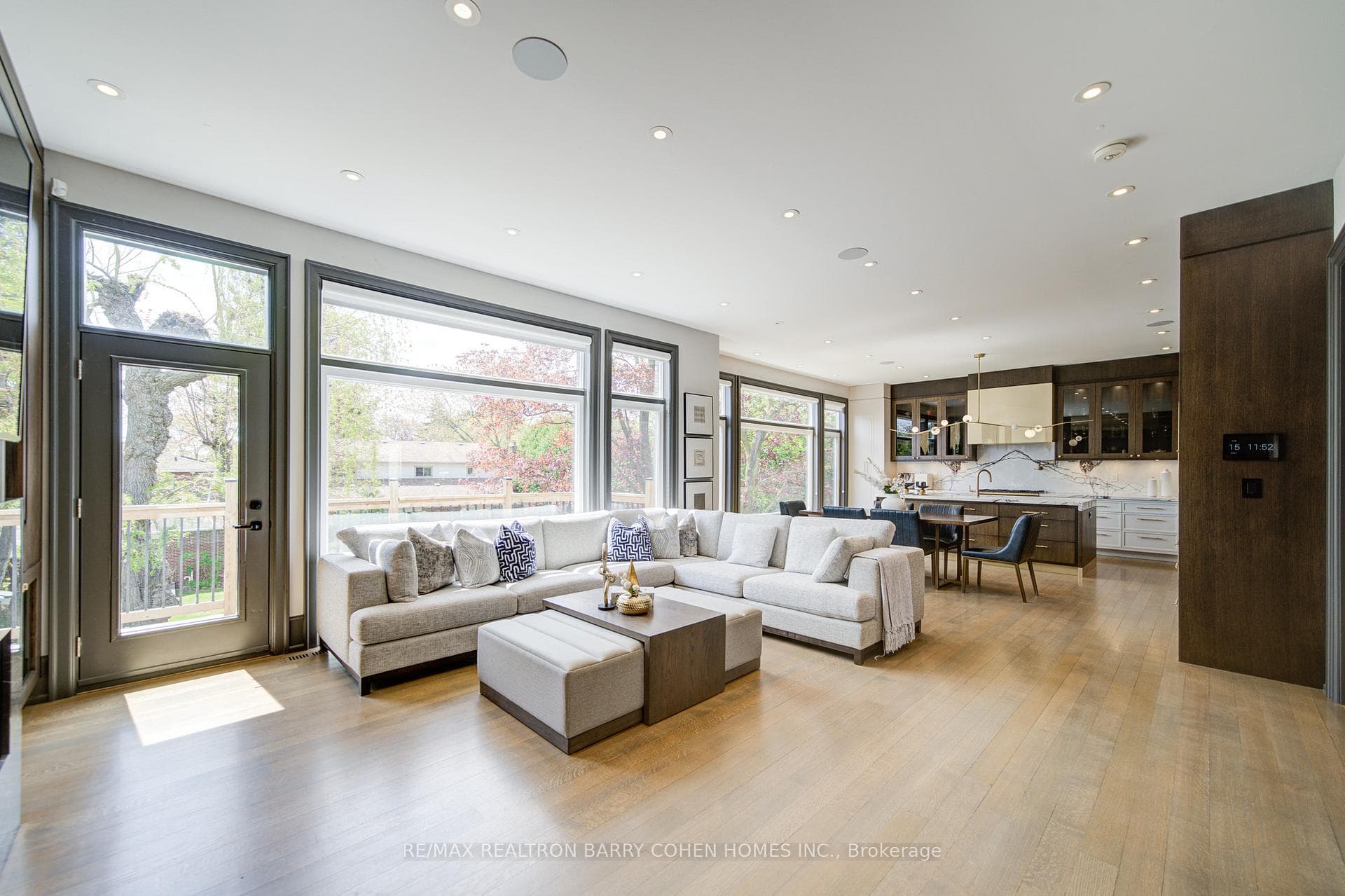 15 Ames Circle - Detached photo 14 of 50 in Don Mills / Parkwoods / Victoria Village, Ontario