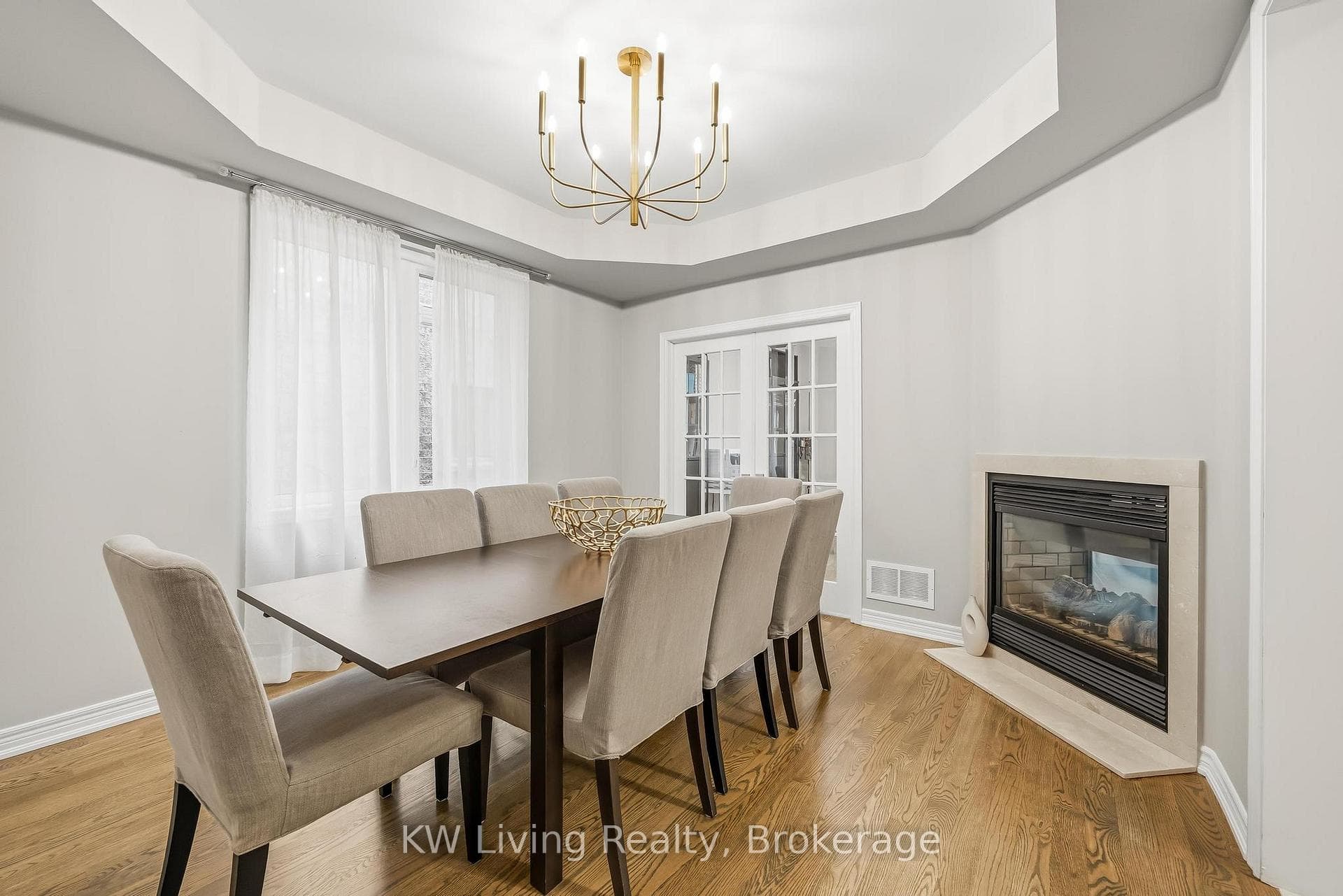 2327 Gladacres Lane - Detached photo 15 of 42 in Oakville, Ontario
