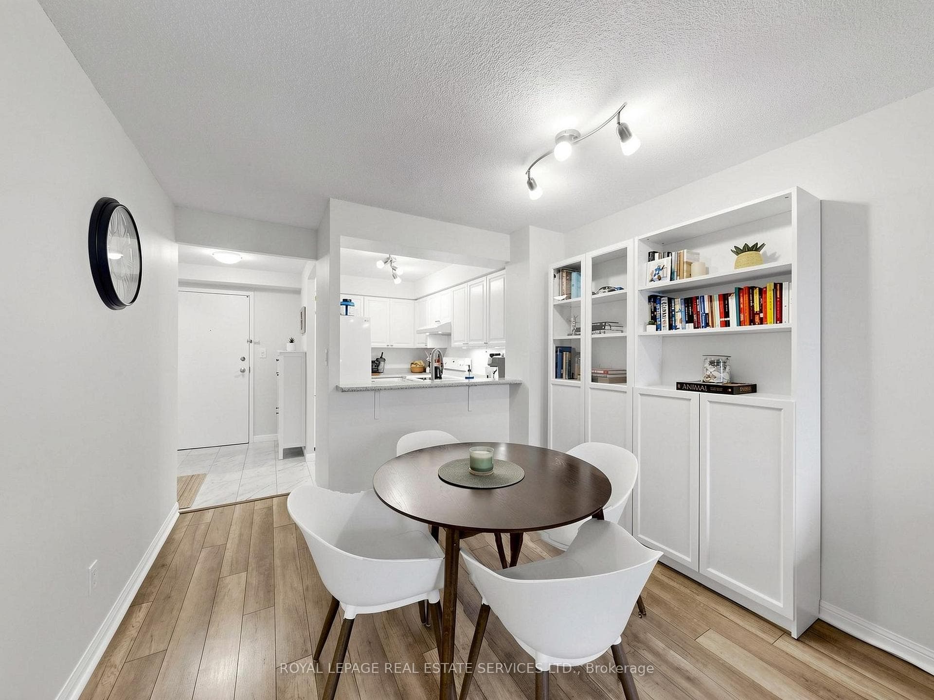 398 Eglinton Avenue Unit 203 - Condo photo 13 of 45 in Leaside / Davisville, Ontario