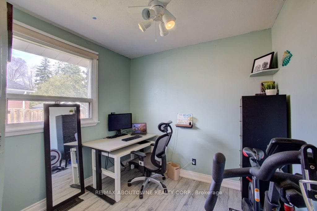 114 Ringwood Road - Detached photo 13 of 20 in Oakville, Ontario