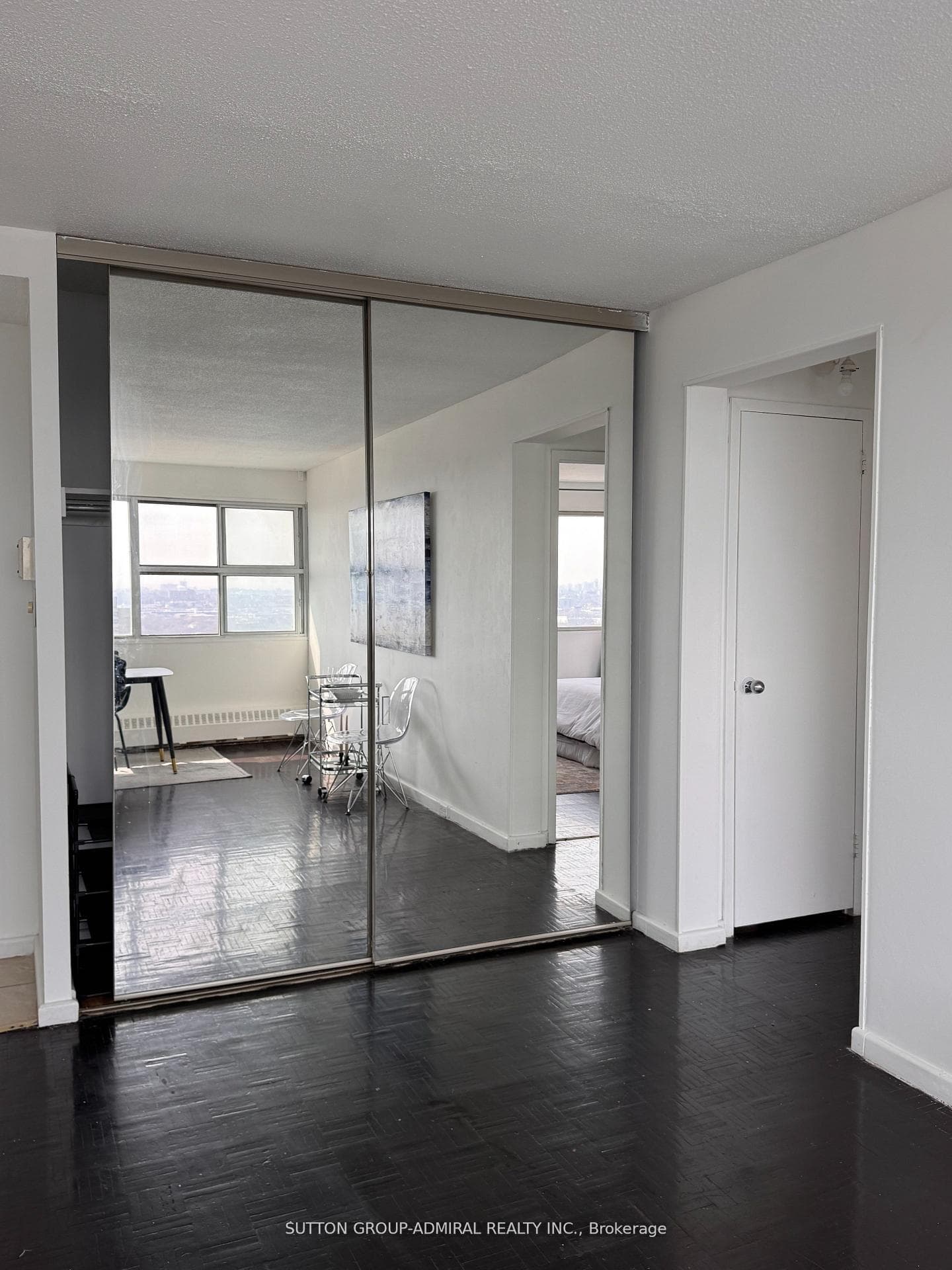 715 Don Mills Road Unit 2405 - Condo photo 7 of 28 in Flemingdon Park / Don Mills, Ontario