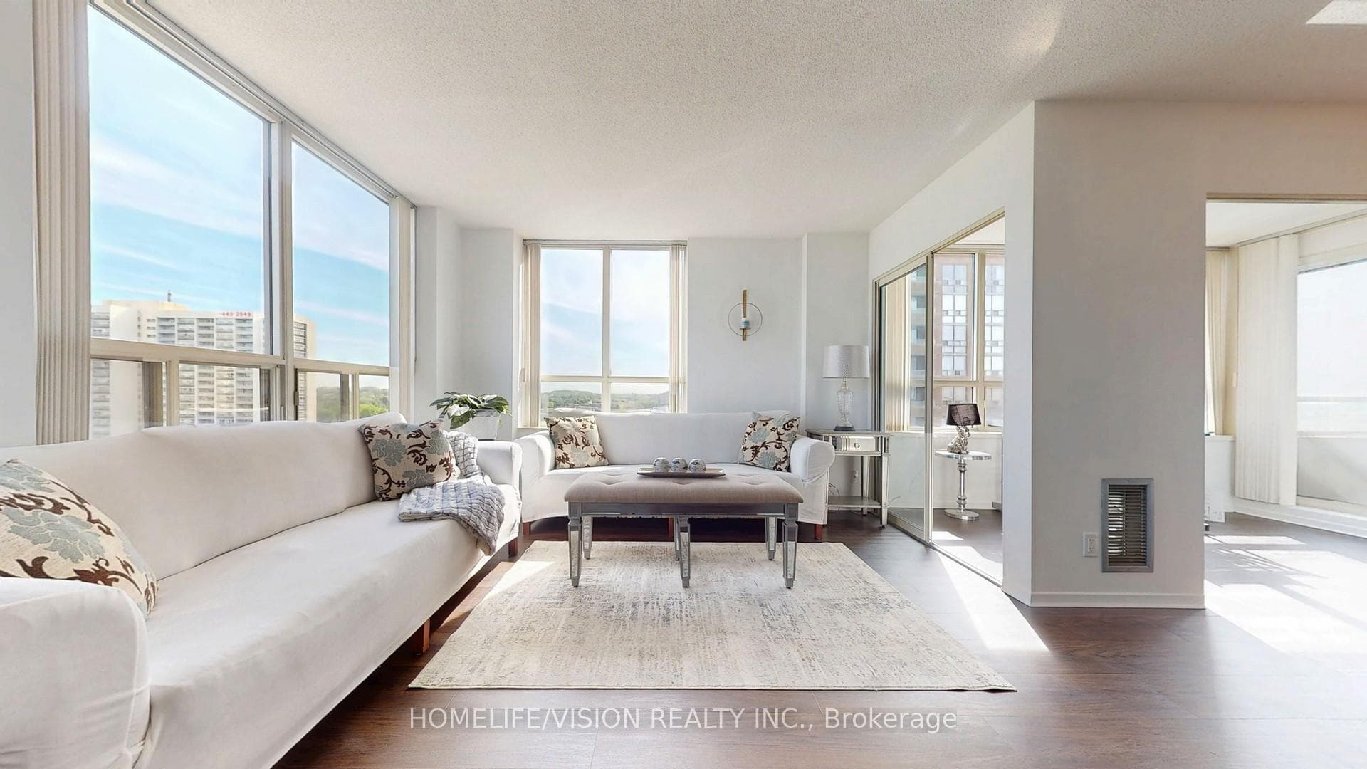 205 Wynford Drive Unit 1706 - Condo photo 6 of 21 in Flemingdon Park / Don Mills, Ontario
