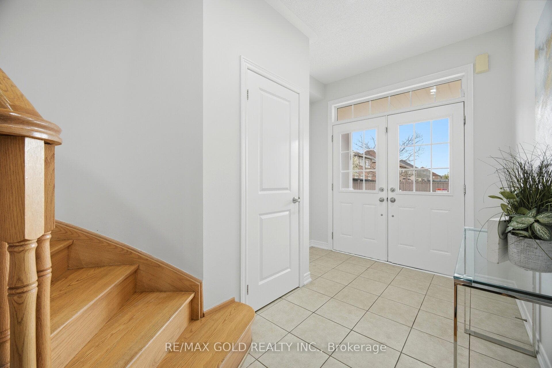 49 Interlude Drive - Semi-Detached photo 4 of 50 in Brampton, Ontario