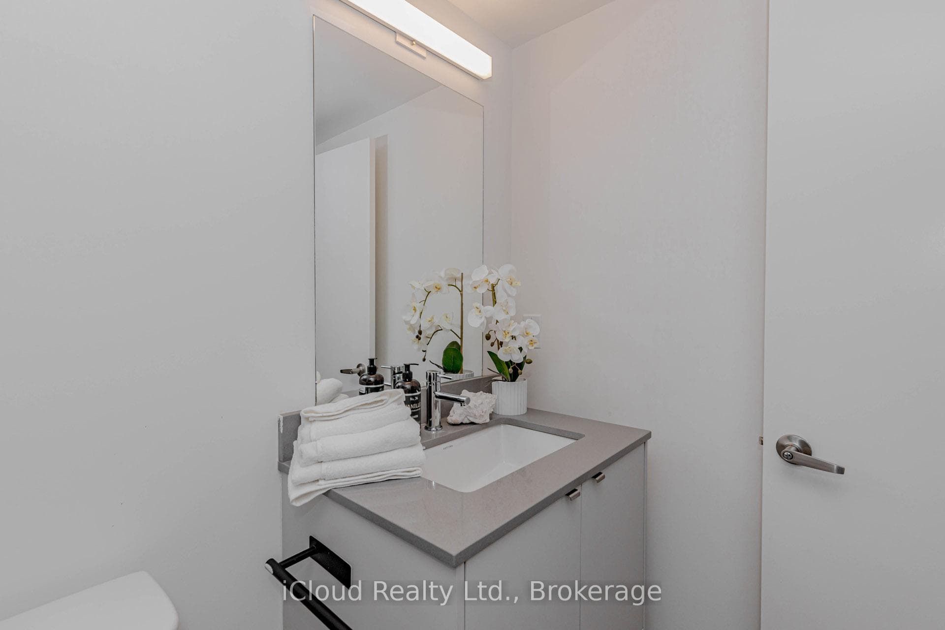 3189 BASTEDO Common Unit 69 - Townhouse photo 39 of 50 in Burlington, Ontario