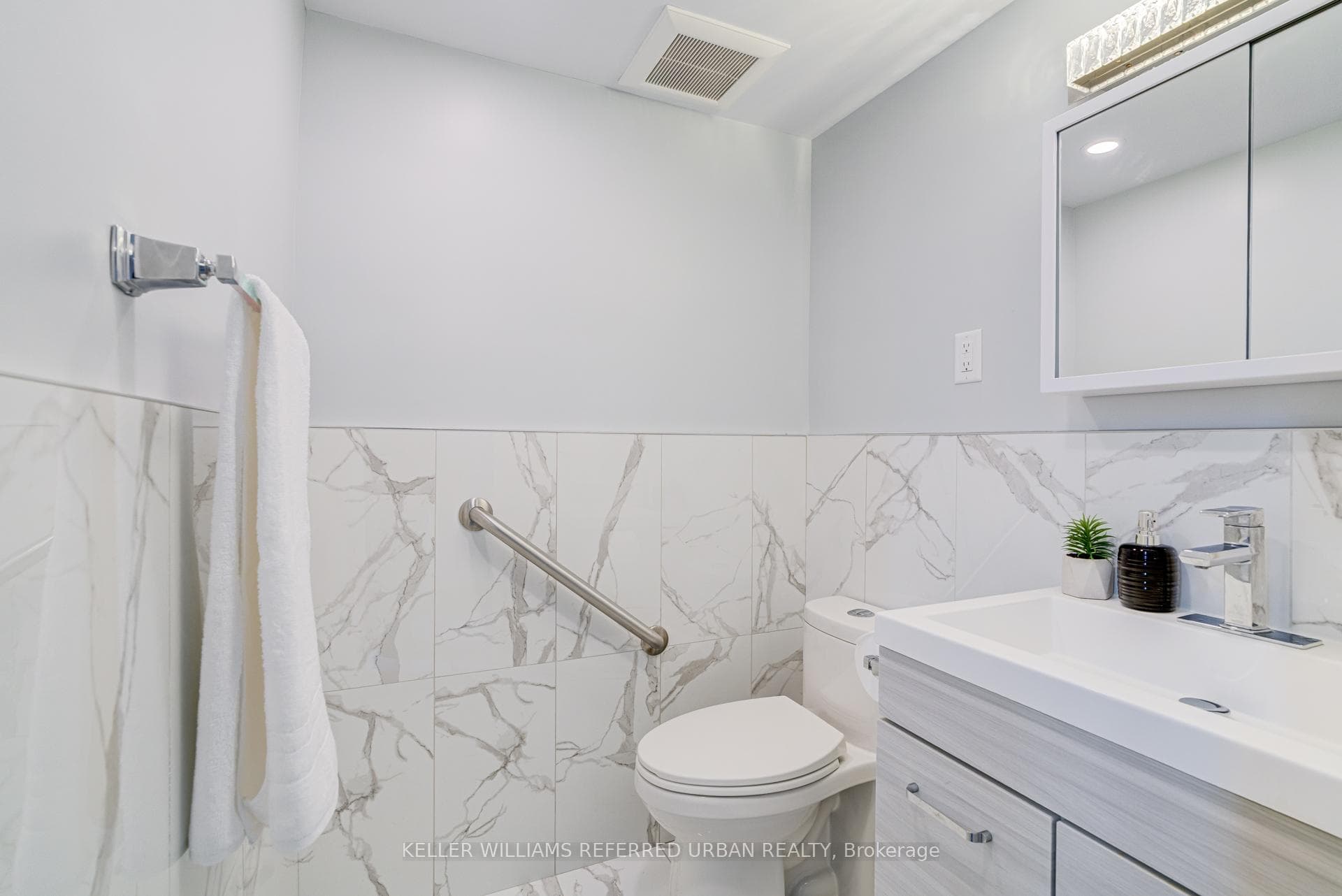 10 Edgecliff Golfway Unit 1417 - Condo photo 19 of 35 in Flemingdon Park / Don Mills, Ontario