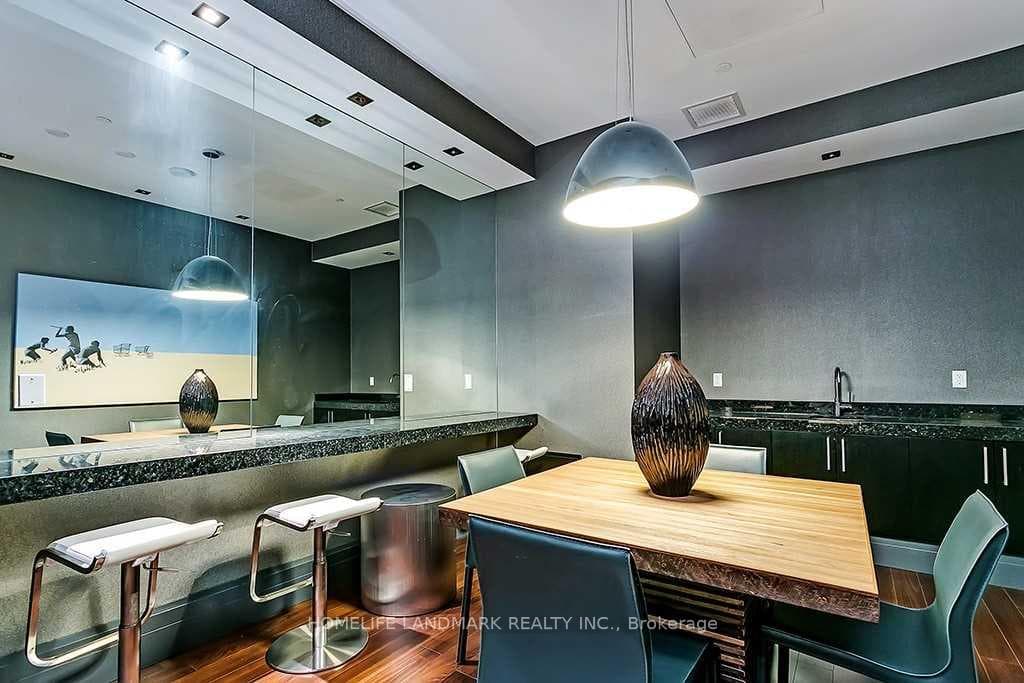 55 Speers Road Unit 205 - Condo photo 31 of 34 in Oakville, Ontario