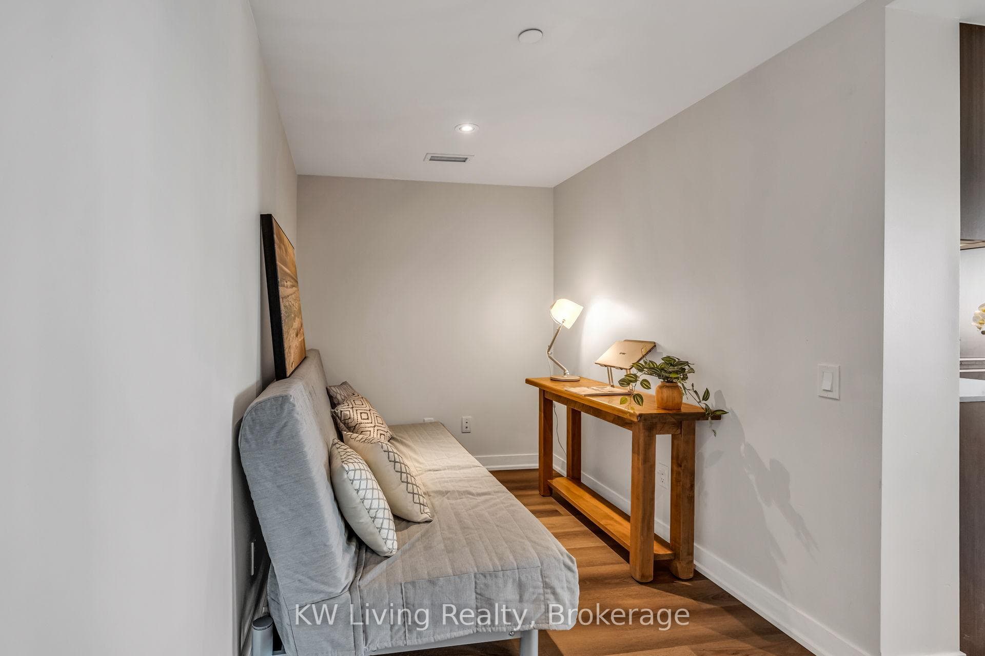 70 Queens Wharf Road Unit 1601 - Condo photo 25 of 37 in Downtown Toronto / Waterfront, Ontario