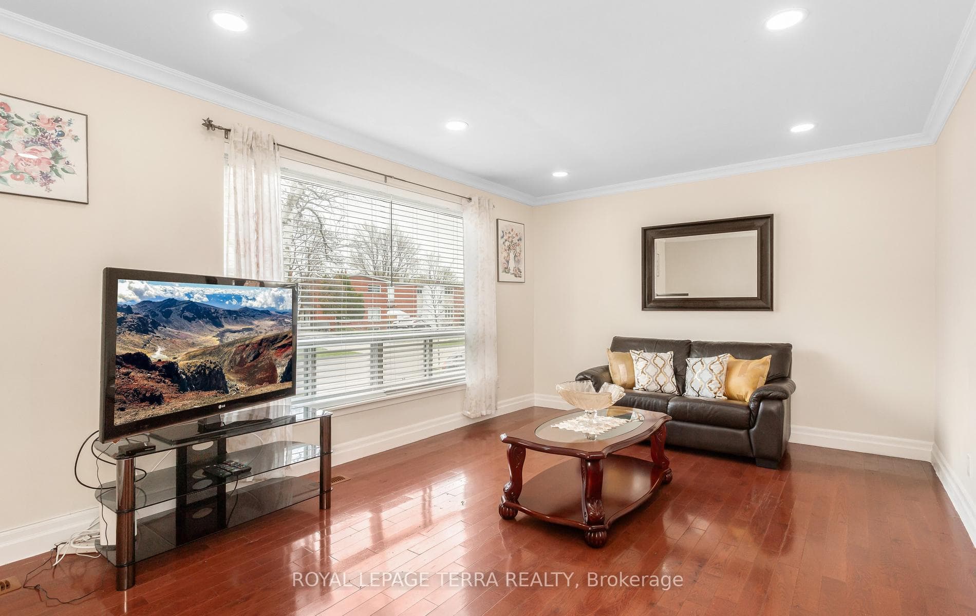 2475 Brookhurst Road - Semi-Detached photo 4 of 44 in Mississauga, Ontario