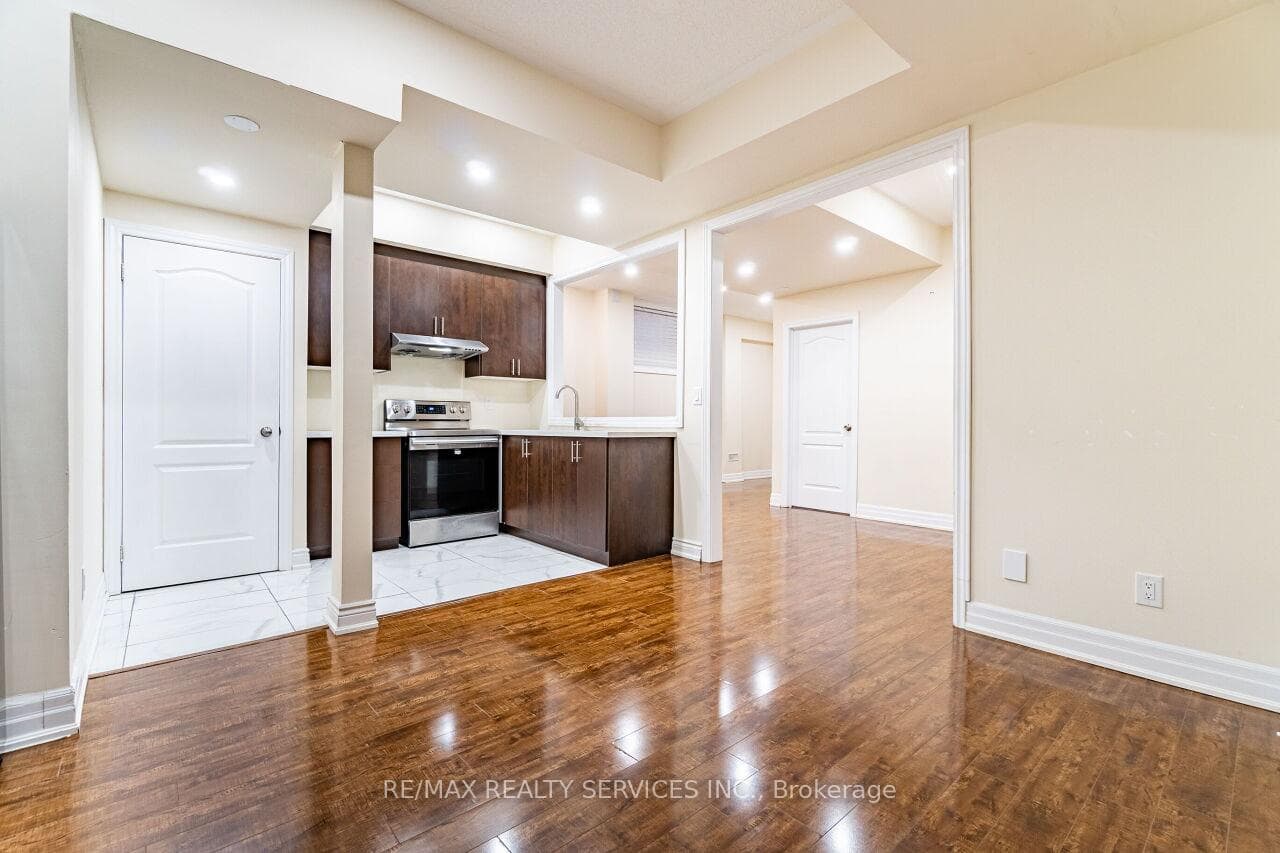 128 Rising Hill Ridge - Detached photo 7 of 18 in Brampton, Ontario