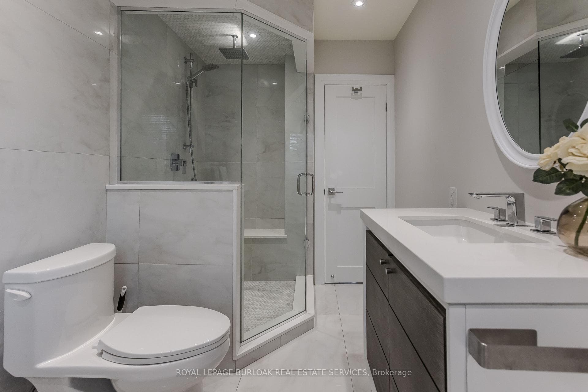5411 Cornwall Crescent - Detached photo 19 of 34 in Burlington, Ontario