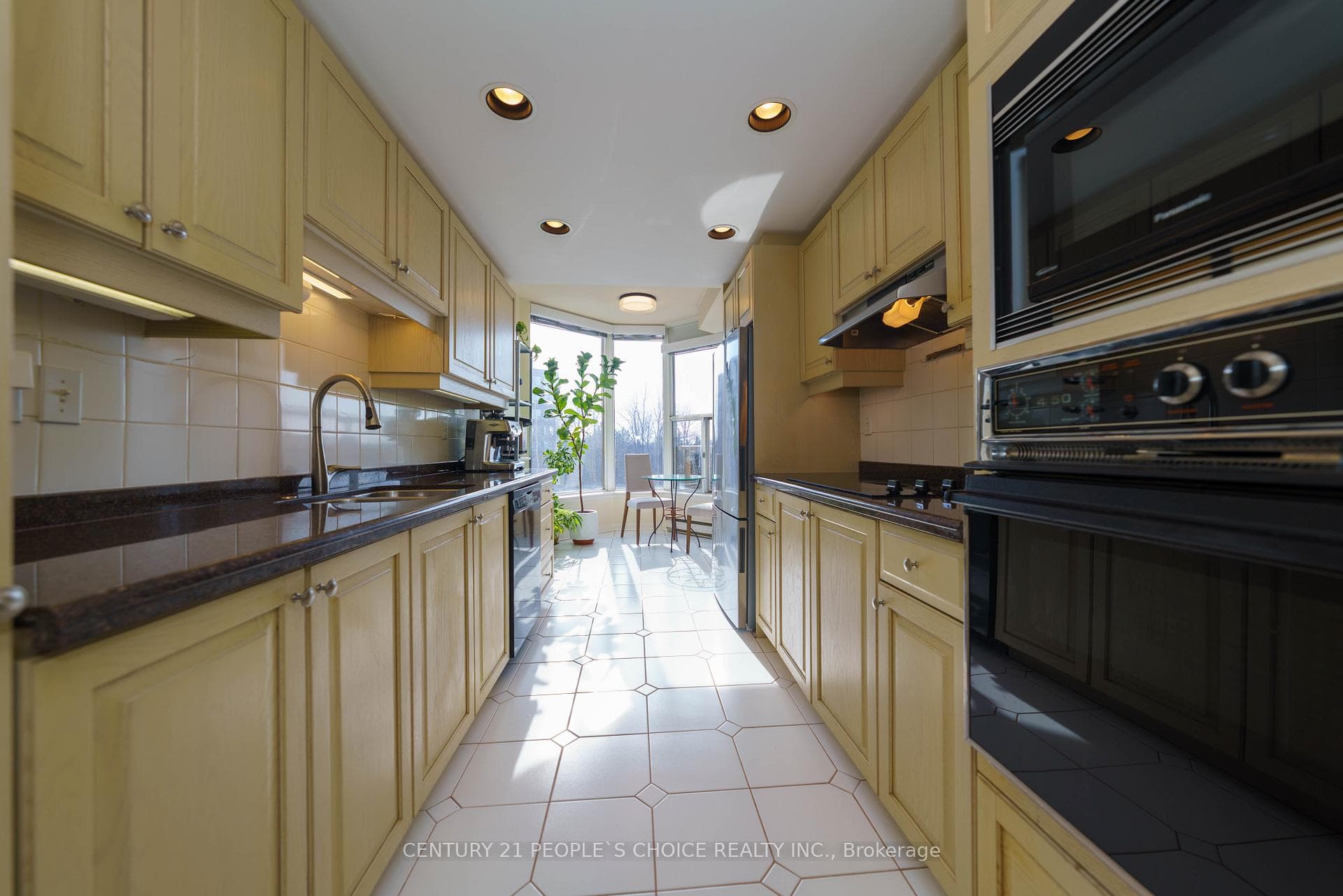 1905 Pilgrims Way Unit 506 - Condo photo 15 of 46 in Oakville, Ontario