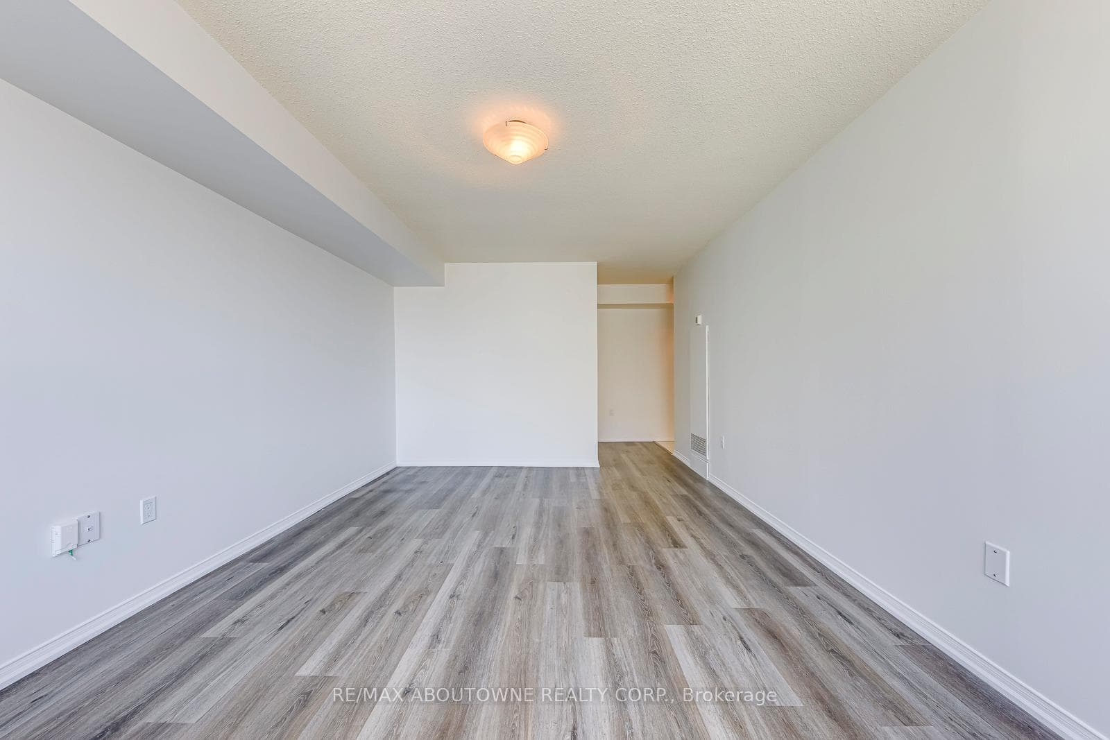 1270 Maple Crossing Boulevard Unit 1705 - Condo photo 26 of 44 in Burlington, Ontario