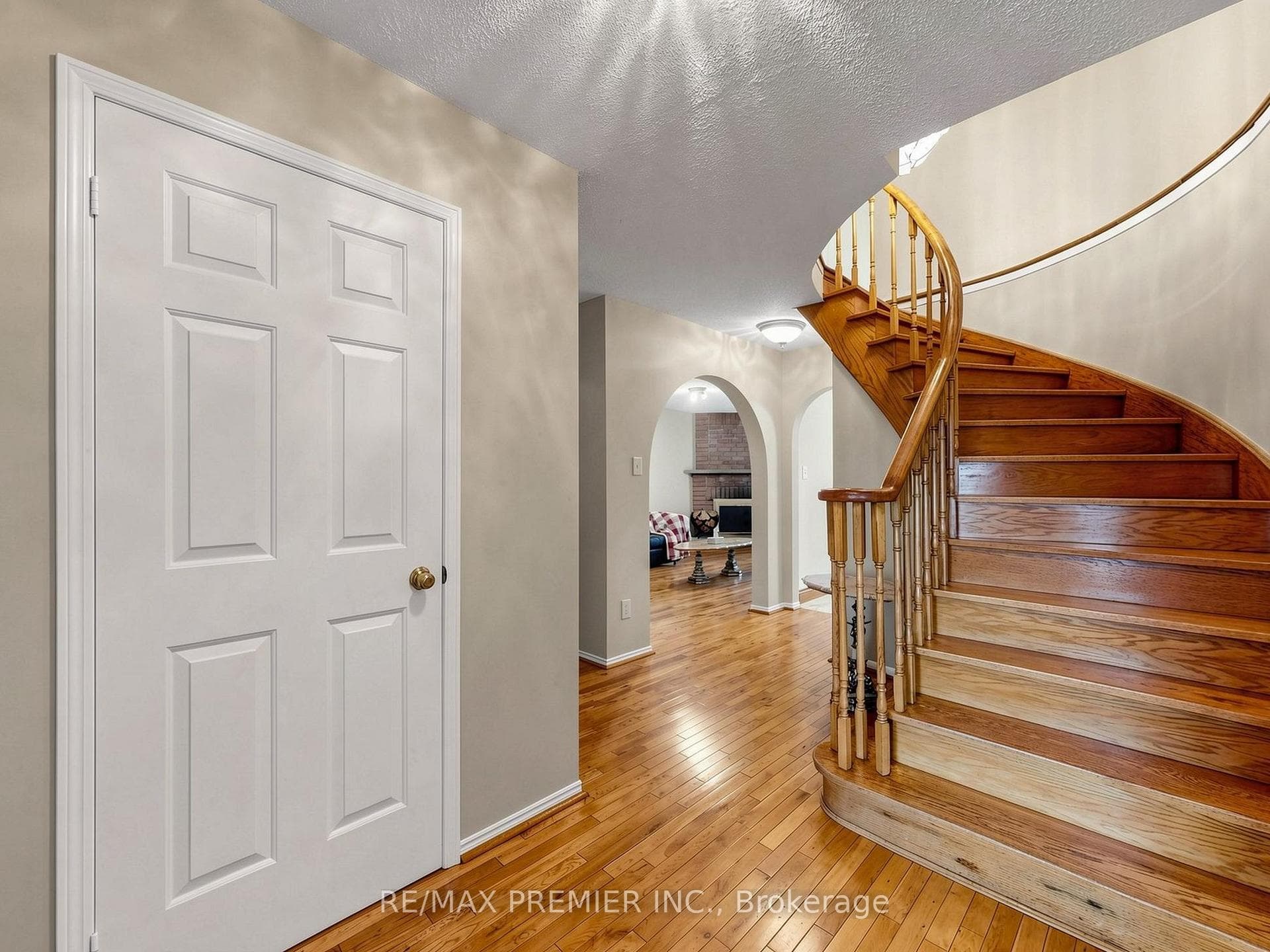 4579 Guildwood Way - Detached photo 15 of 31 in Mississauga, Ontario
