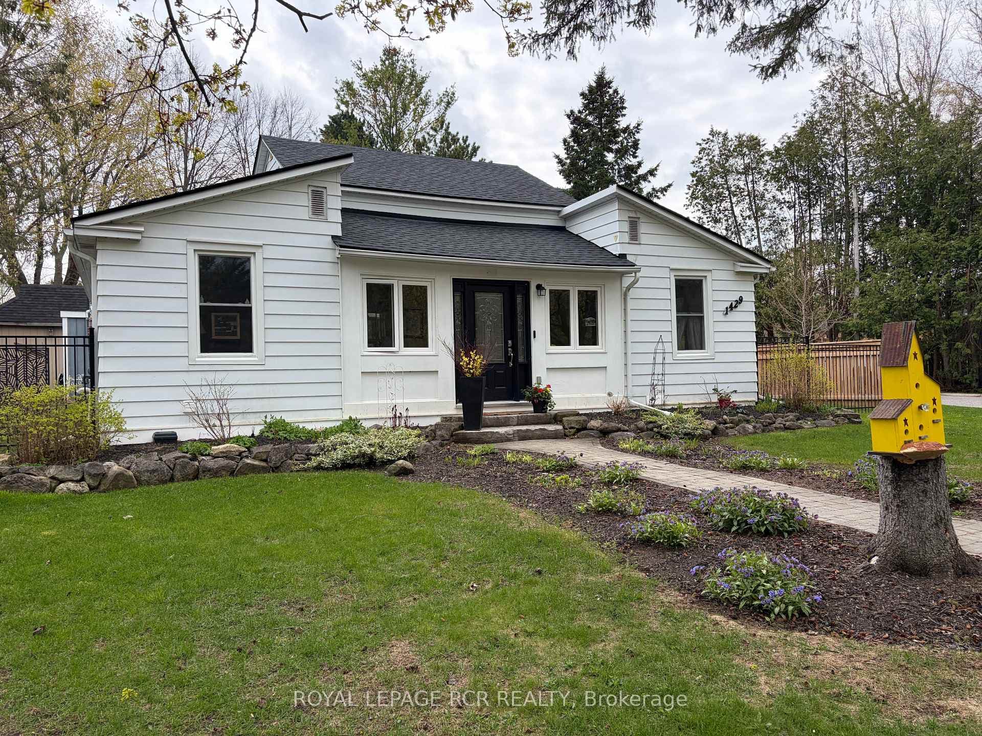 1429 Queen Street - Detached photo 2 of 28 in Caledon, Ontario