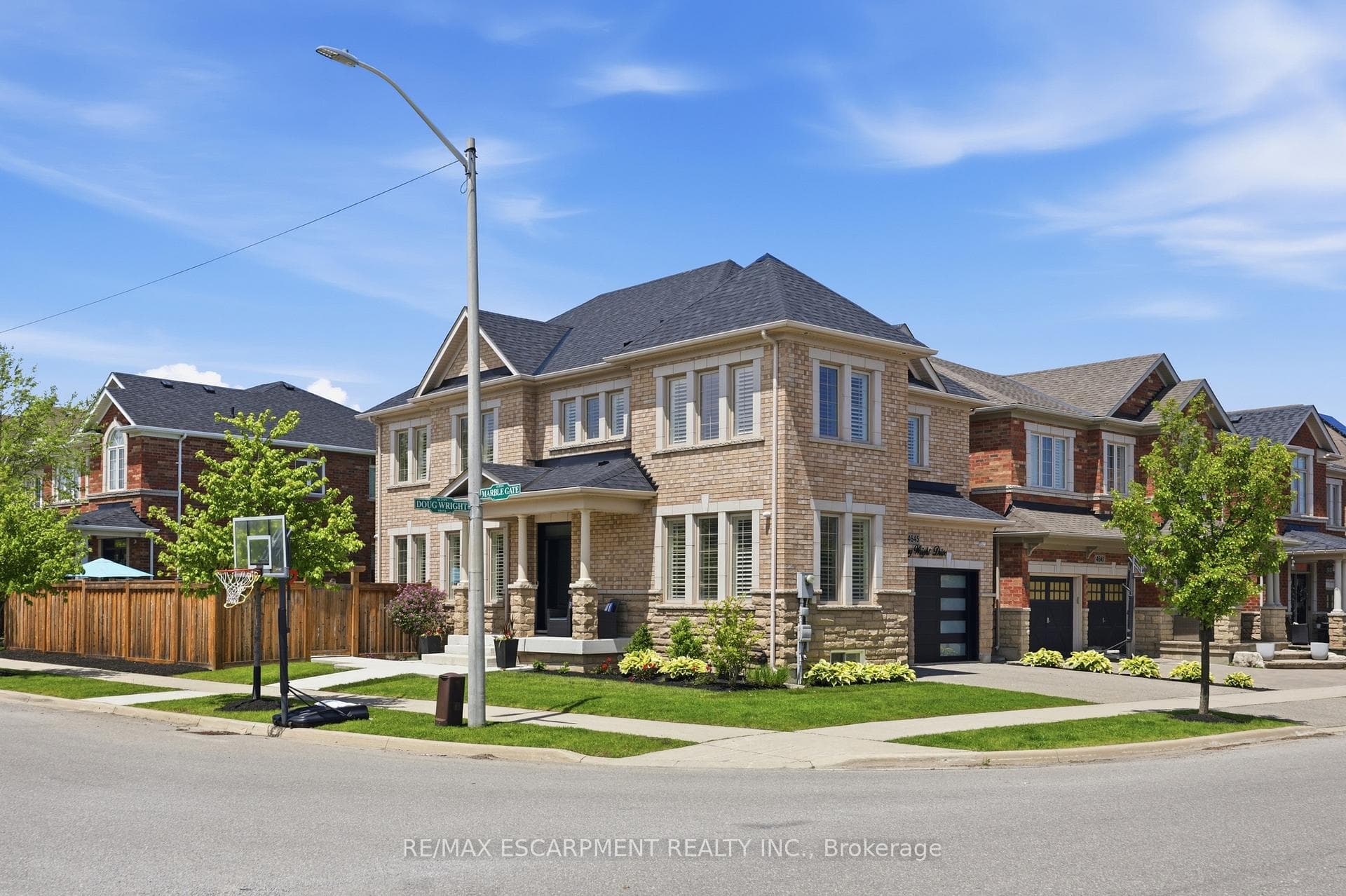 4645 Doug Wright Drive - Detached photo 3 of 47 in Burlington, Ontario