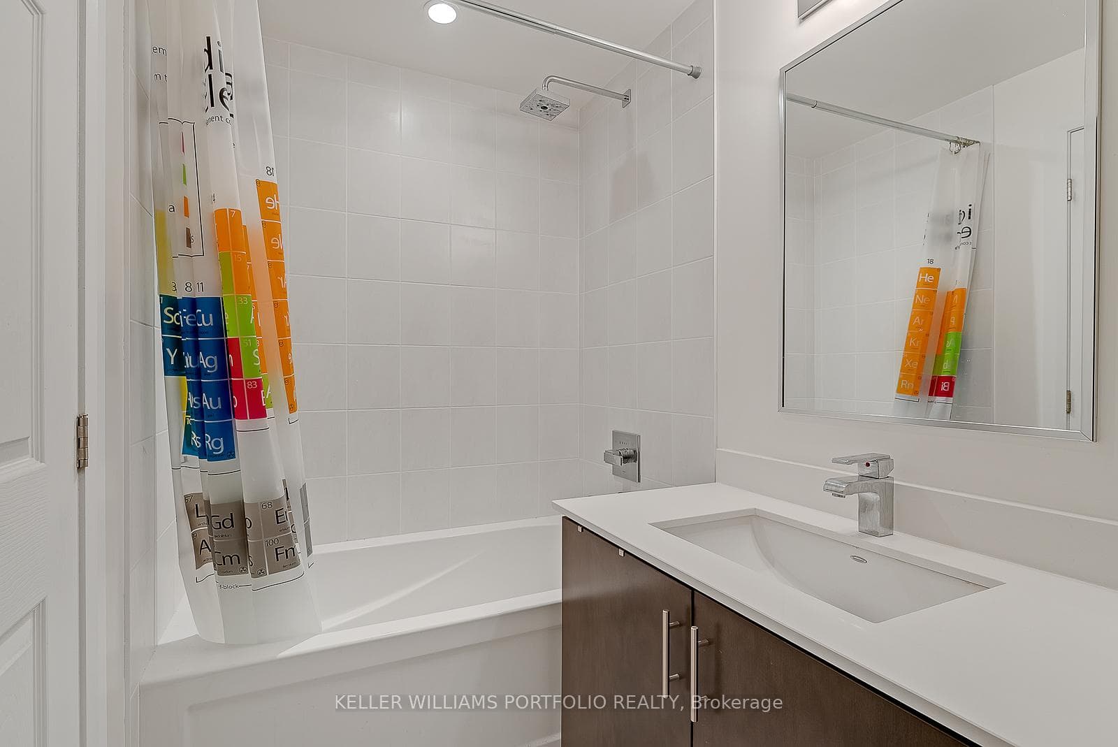 2480 Prince Michael Drive Unit 304 - Condo photo 8 of 27 in Oakville, Ontario