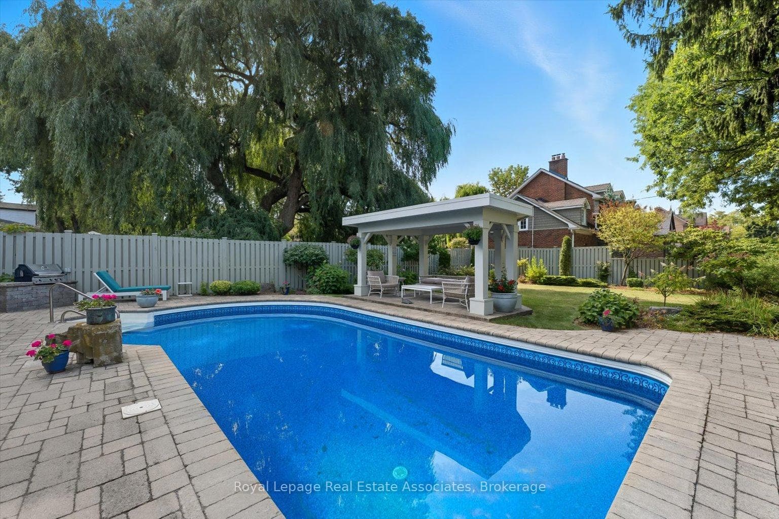 12 Wenonah Drive - Detached photo 4 of 50 in Mississauga, Ontario