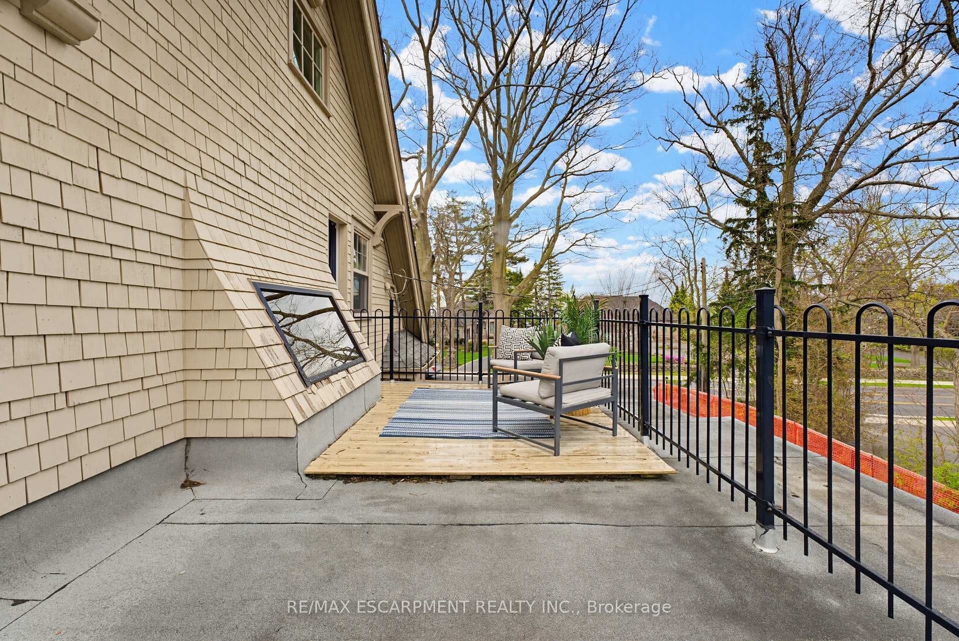 3083 LAKESHORE Road - Detached photo 23 of 50 in Burlington, Ontario