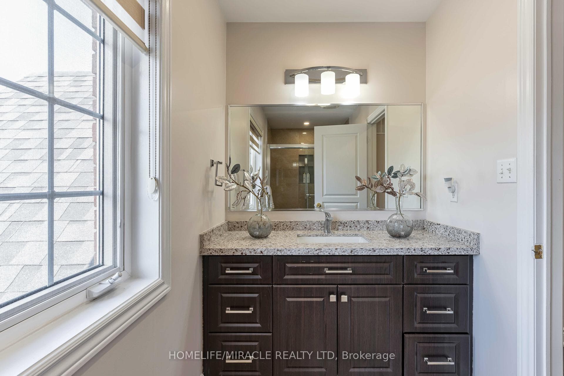 2343 Falling Green Drive - Detached photo 25 of 50 in Oakville, Ontario