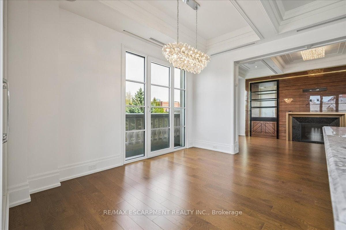300 Randall Street Unit 211 - Condo photo 31 of 50 in Oakville, Ontario